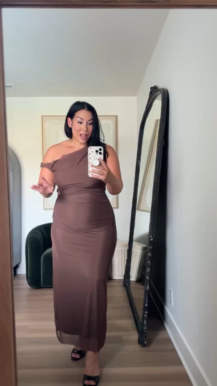 An asymmetrical mesh midi number from @abercrombie size XL

midsize fashion, outfit inspo, wedding guest dress, summer dresses

#LTKootd #LTKMidsize #LTKSeasonal