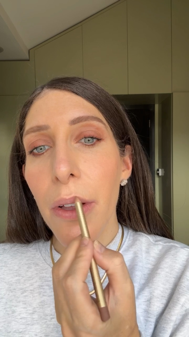 My ultimate lip combo right now 💋

Lisa Eldridge lip liner + Baume Embrace Melting Lip Colour

#LTKbeauty #LTKmakeup #LTKgrwm