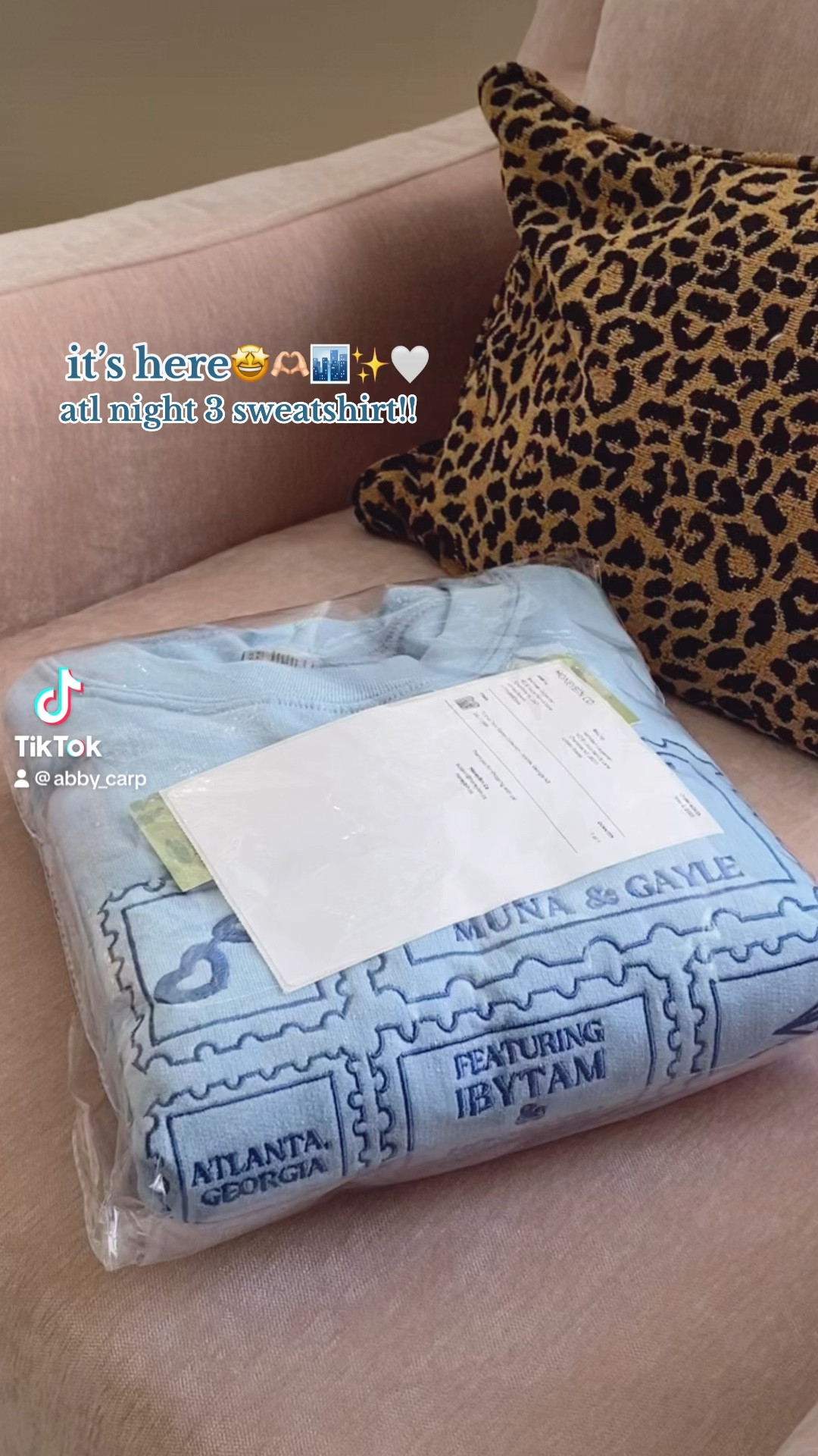 Finally got my Eras Tour sweatshirt from HoneyBin.Co!! 🤩🫶🏻🏙️✨🤍 Linking some similar options but check them out on Instagram & TikTok!! Eras merch, Taylor merch, Eras sweatshirt

#LTKFind