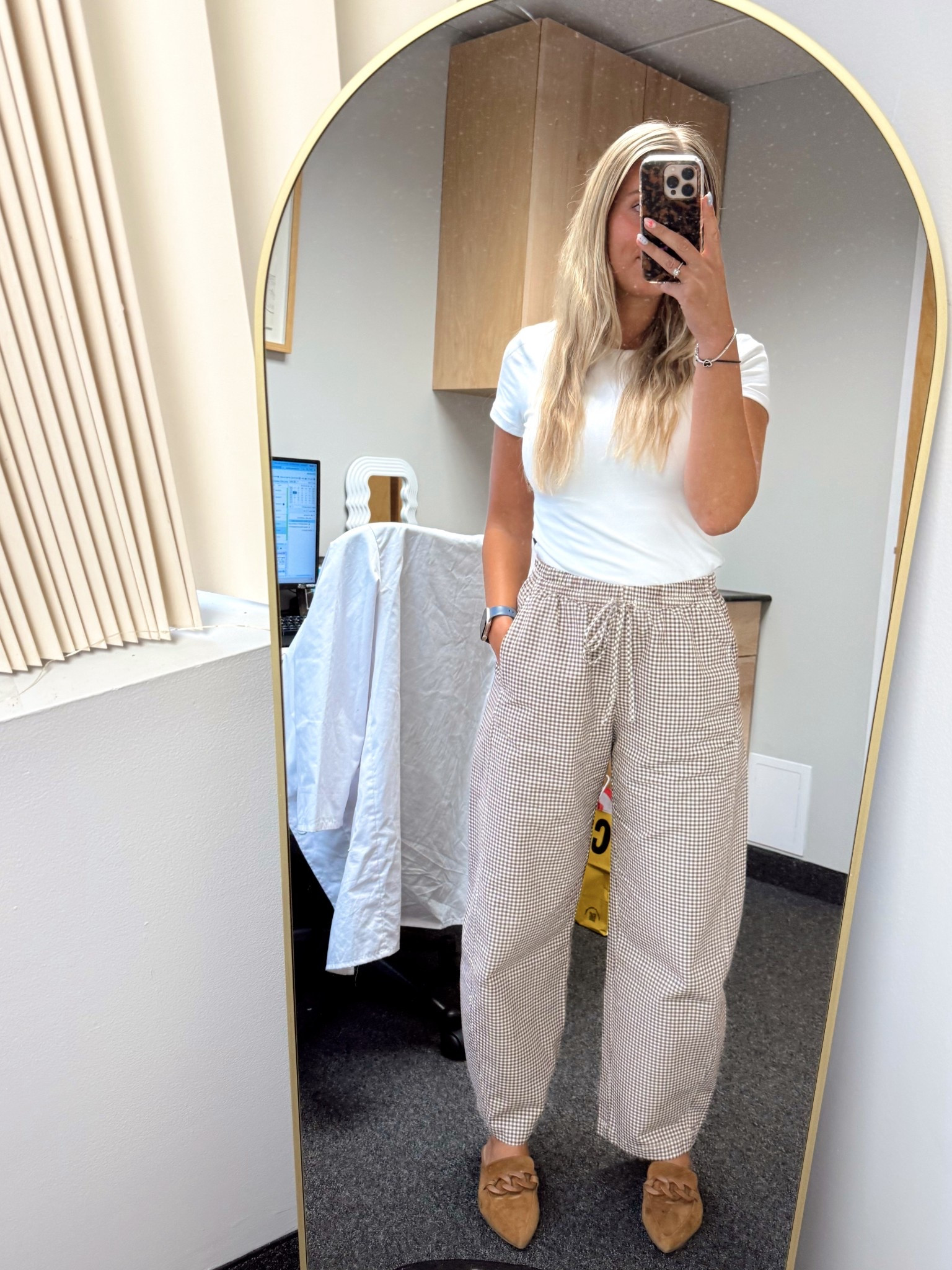 Work outfit🤎

#abercrombie #workpants #gingham #summeroutfit #stevemadden

#LTKWorkwear #LTKSeasonal #LTKShoeCrush