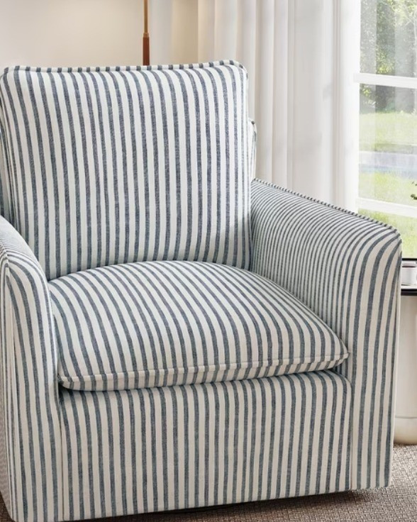 Beach house swivel chair ideas

#LTKHome #LTKstorytime