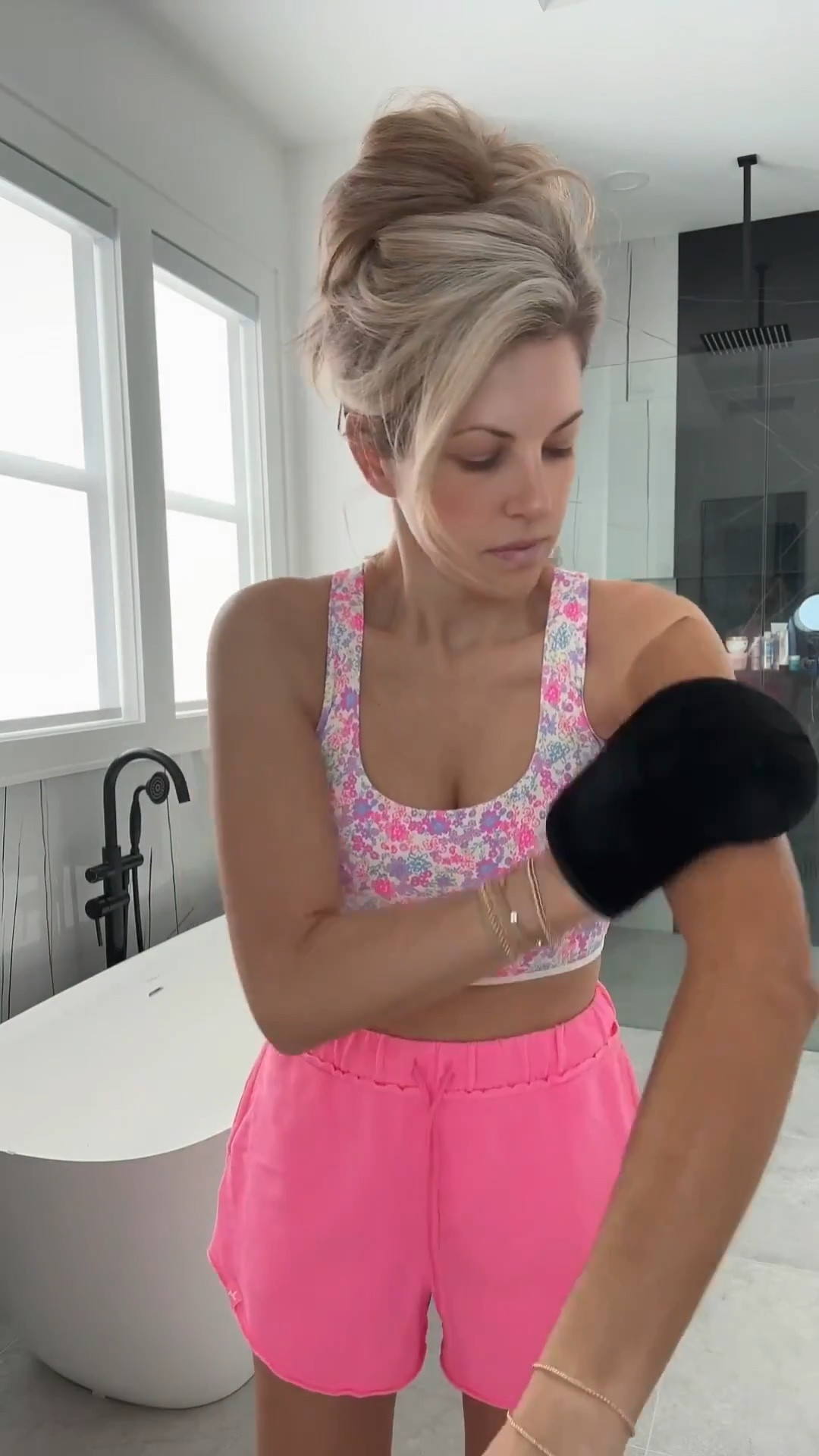 Golden, natural, no-orange glow… this is the self tanner I reach for every single year 🤎✨

I don’t play when it comes to self tanner—if it streaks, transfers, or turns orange, it’s OUT. This one? Delivers every time.

✨ Why I keep repurchasing:
• Natural, sun-kissed color (never orange)
• Applies evenly + fades beautifully
• DOES NOT transfer onto clothes or sheets 🙌
• Gives that smooth, healthy, “I just got back from vacation” glow

This is my go-to for looking polished, bronzed, and confident without the sun damage. Truly one of those ride-or-die beauty staples that makes everything look better.

Tap for product details + grab it before your next event, trip, or just because you want that effortless glow ✨

#LTKBeauty #LTKOver40 #SelfTanner #SunlessTan #GlowingSkin #BeautyMustHaves #SpringGlow #SummerReady

#LTKgrwm #LTKSaleAlert #LTKBeauty