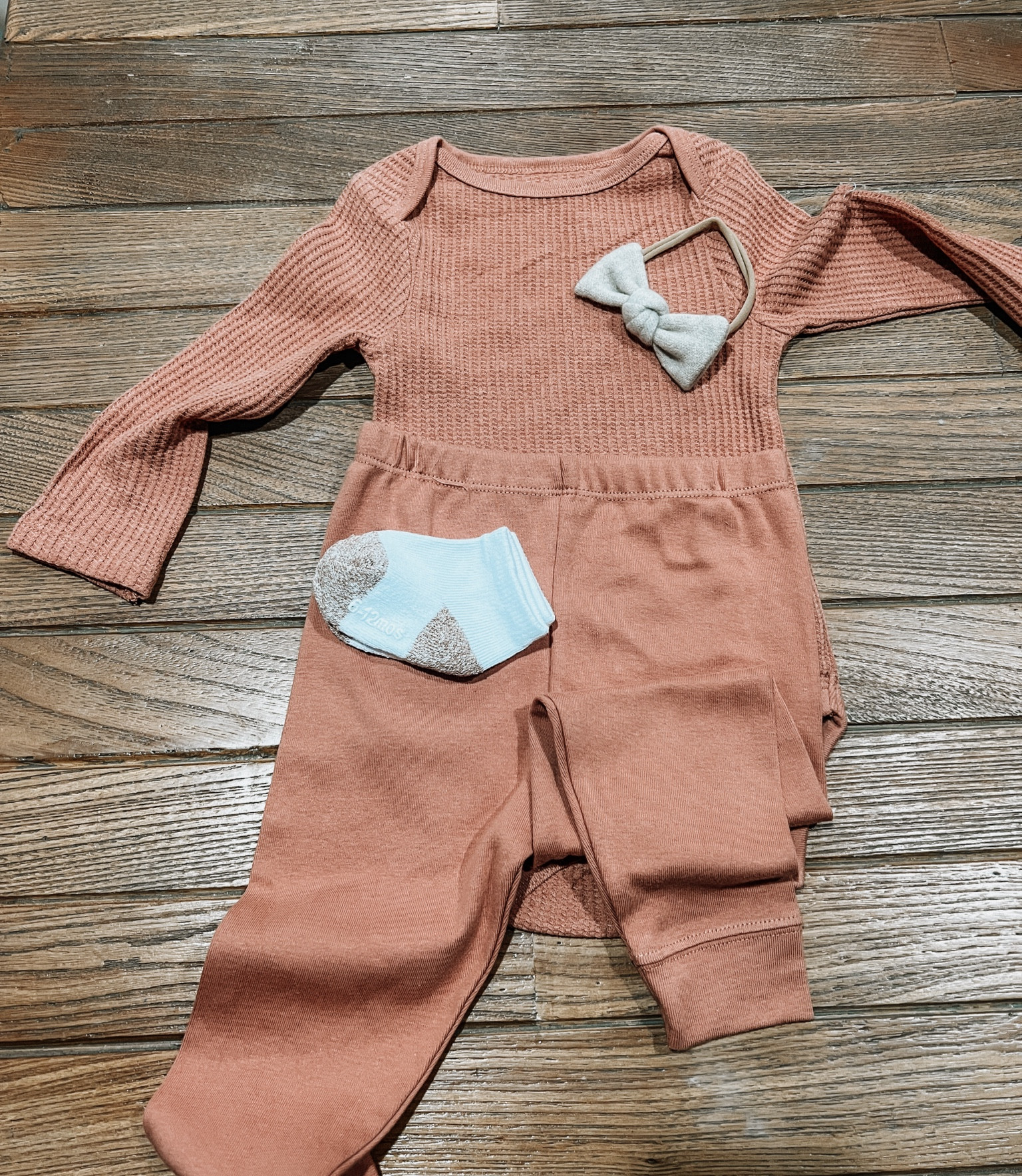 Baby girl fall outfit. Size 12 mo in outfit, 6-12mo in socks 

#LTKSeasonal #LTKkids #LTKbaby