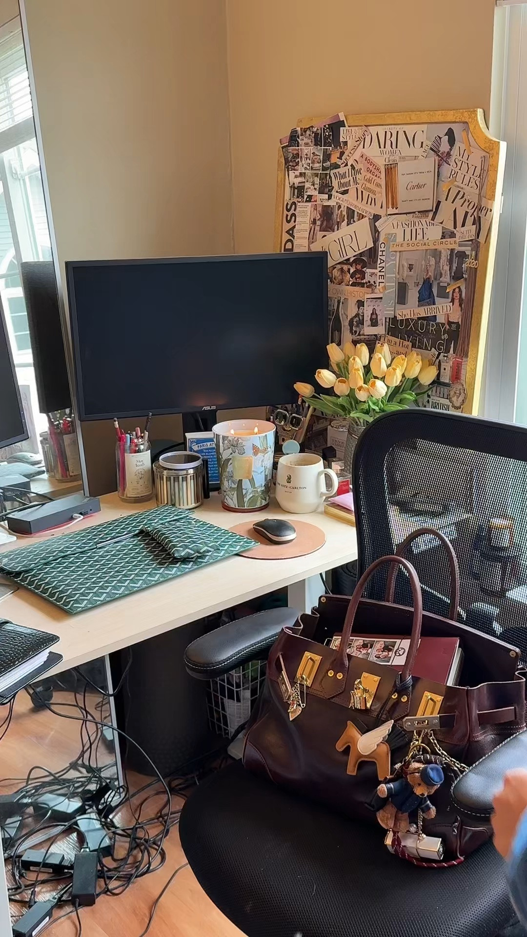The chicest little work upgrade. ✨

This patterned sleeve actually fits my laptop, so it works for meetings, travel, coffee shop work days, or just keeping everything protected without carrying a bulky case. And the matching glasses case is such a small detail, but together they make the whole setup feel so much more polished.

Practical, but still very much in the aesthetic.

#ChicFinds #WorkStyle #UnderstatedLuxury #EverydayElegance #AmazonFinds