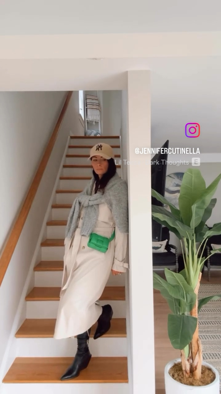 Life Moves Fast … 💨💚
Wearing @ny_yankees Cap, @hm Trench, @bottegavenetaworld Cassette Bag, @Zara Boots 
#fashioninfluencer #celebrityfashionstylist #capecod #shopltk #fashionstylist #ootd #viral

#LTKU #LTKOver40 #LTKFindsUnder100