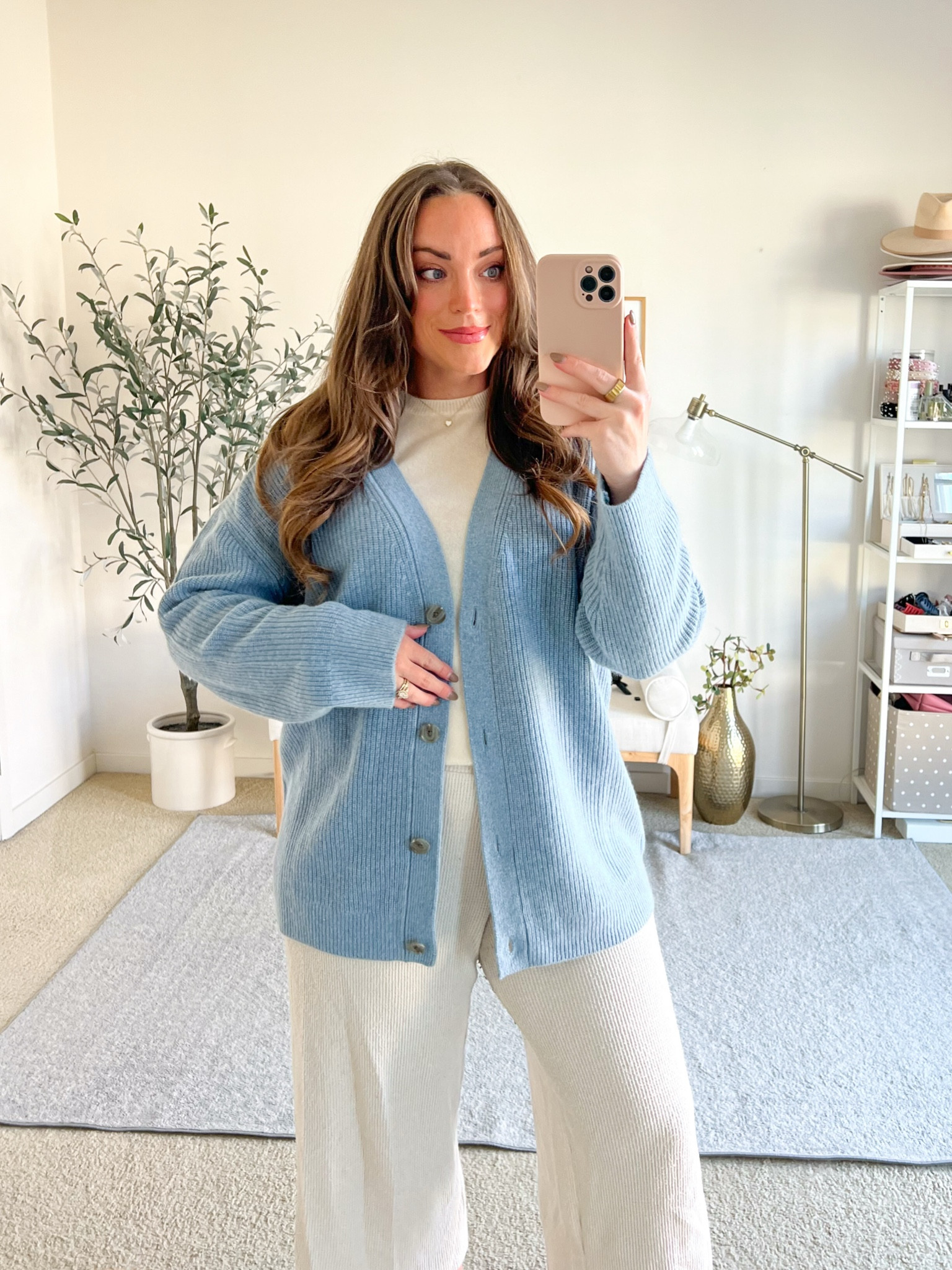 The cashmere blended cardigan I’ve been LIVING in💙

Medium in cardigan, crewneck sweater and ribbed pants 

#LTKMostLoved #LTKMidsize #LTKSeasonal