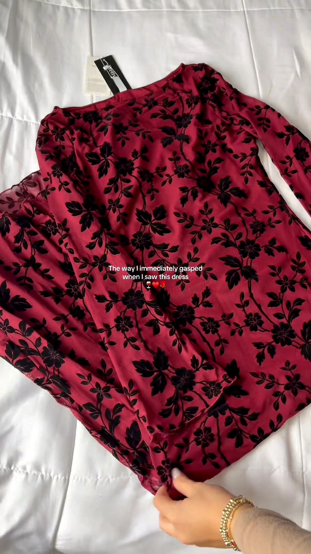 The maxi dress that instantly feels date night ready🍷🌹

#maxidress #valentinesdayoutfits #valentinesdayfashion #datenightoutfit #romanticoutfit

#LTKValentine