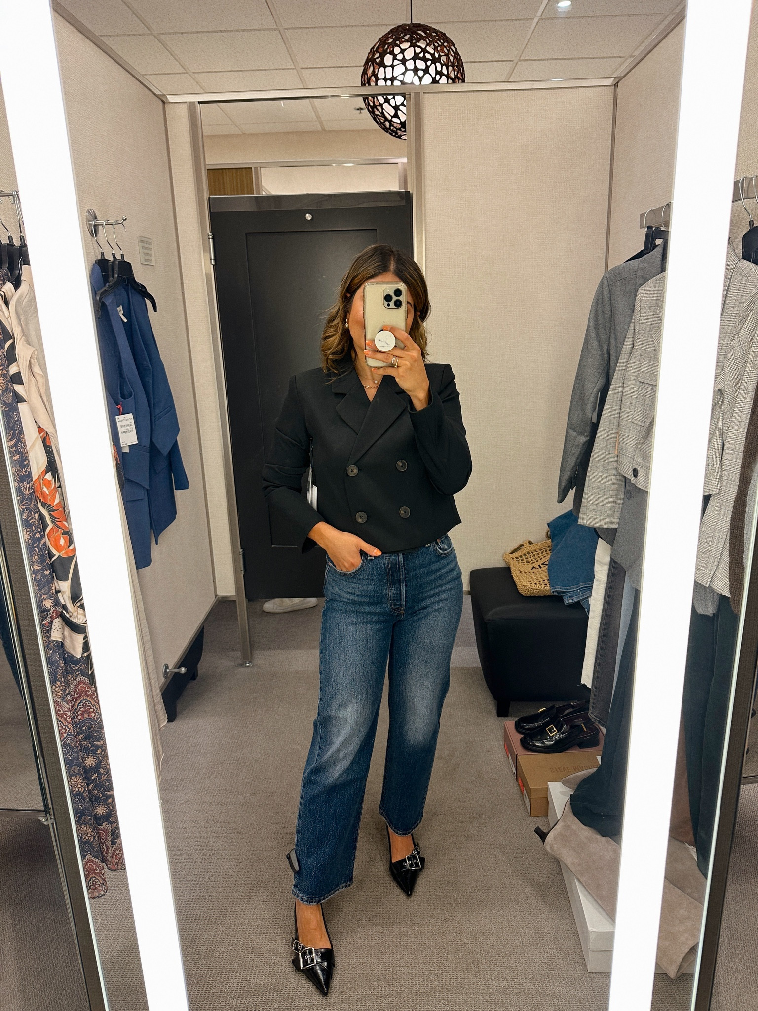 This black cropped blazer is stunning. It looks so chic and fits so well. It runs tts.
Blazer size xs
Jeans size 25
Nsale, Nordstrom sale, Nordstrom anniversary sale

#LTKSummerSales #LTKFindsUnder100 #LTKWorkwear