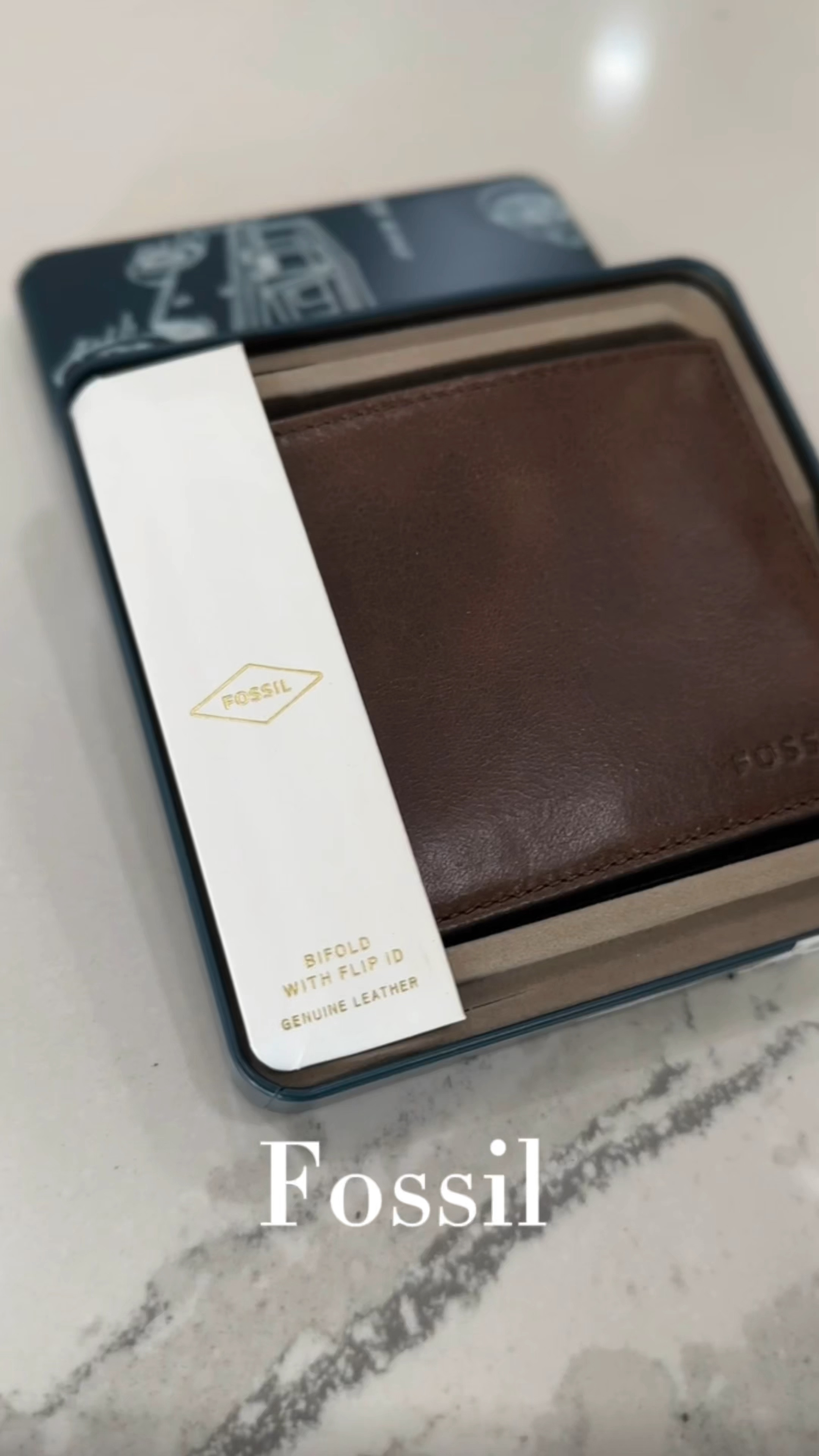 **Last-Minute Gift Idea: Fossil Leather Wallet Derrick RFID-Blocking Bifold with Flip ID**

Running out of time for the perfect gift? The Fossil Derrick RFID-Blocking Bifold Wallet is a stylish and practical choice. 

With its sleek leather design, convenient flip ID feature, and built-in RFID-blocking technology, it’s ideal for keeping cards secure while staying on-trend. 

A thoughtful gift that blends both form and function—perfect for any occasion!

These timeless essentials are the perfect way to show you care, even if you’re short on time!

Happy shopping!

Check my bio for the link or click the link below.
 
@fossil 

 #photooftheday  #mrmichaelbrown #models #explorepage #explore  #mensfashion #mensstyle #menswear #menstyle #fashion #sweater #mensfashion #style #fossil #wallet #leatherwallet #giftideas #giftideasforhim #christmasgifts #christmasgift 

#LTKGiftGuide #LTKHoliday #LTKMens