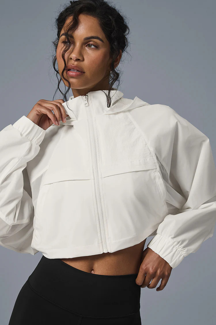Cropped Playmaker Jacket - Black | Alo Yoga (US)