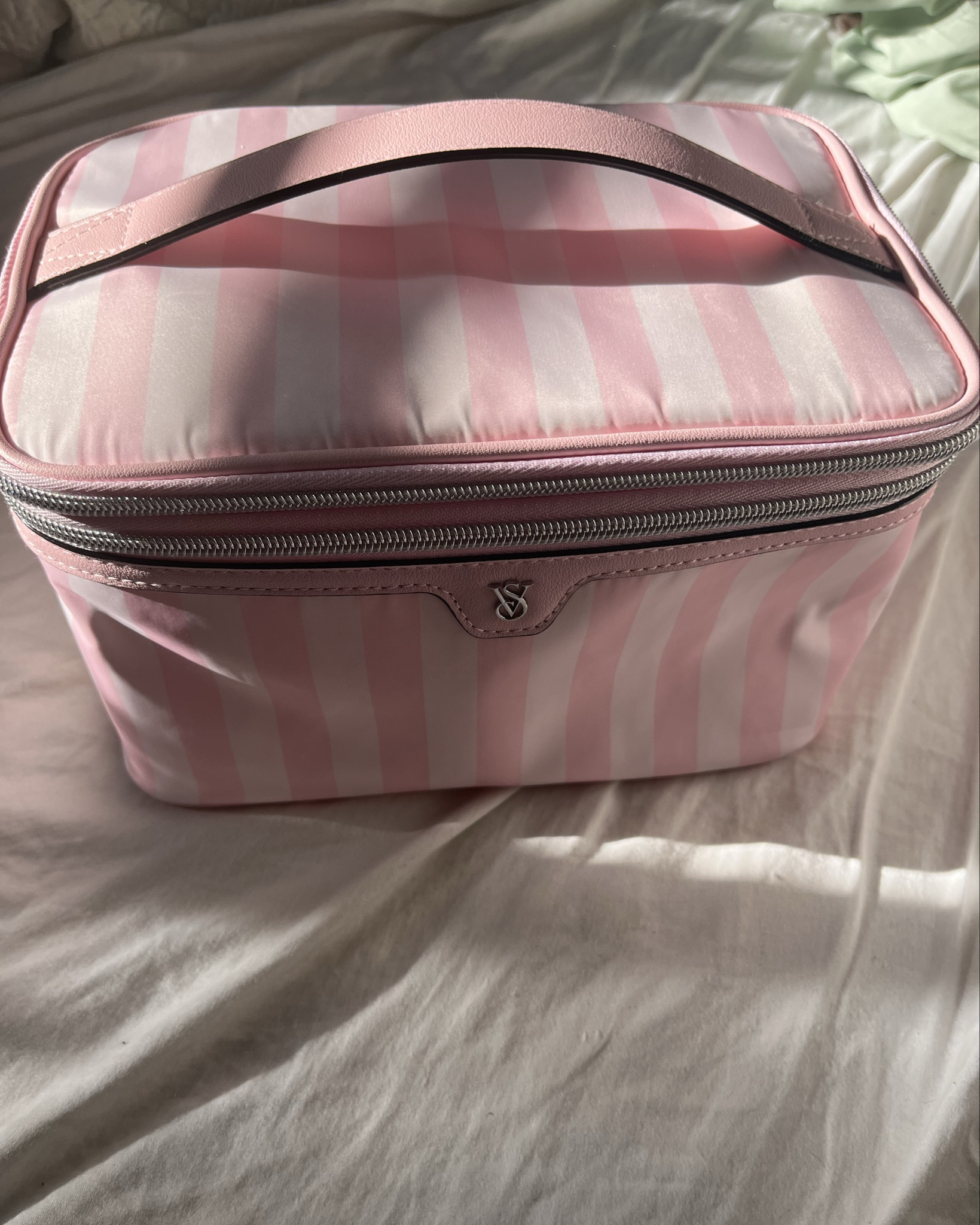 This is such a spacious makeup bag with so much storage! 

LTKGiftGuide / LTKSeasonal / LTKsalealert / ltkfindsunder100 / ltkfindsunder50 / Victoria’s Secret / vs / pink / Victoria’s Secret makeup bag / Victoria’s Secret express train makeup case / makeup bag / makeup case / beauty bag / beauty case / heritage stripe / pink bag / it bag / striped makeup bag / pink striped makeup bag / sale / sale alert 

#LTKItBag #LTKBeauty #LTKStyleTip