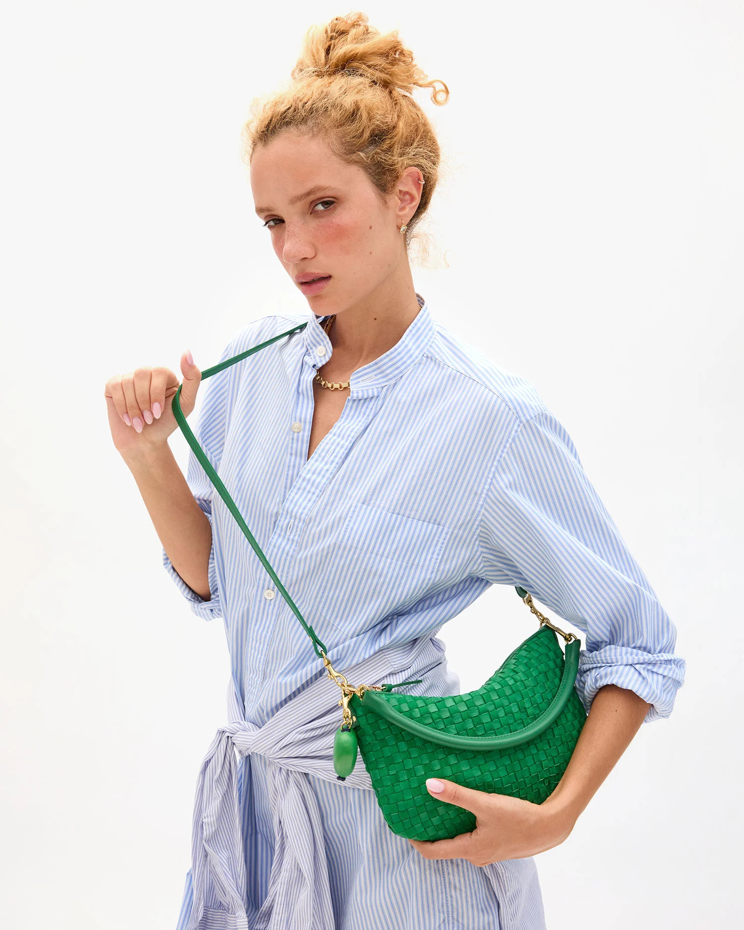 Petit Moyen | Clare V.