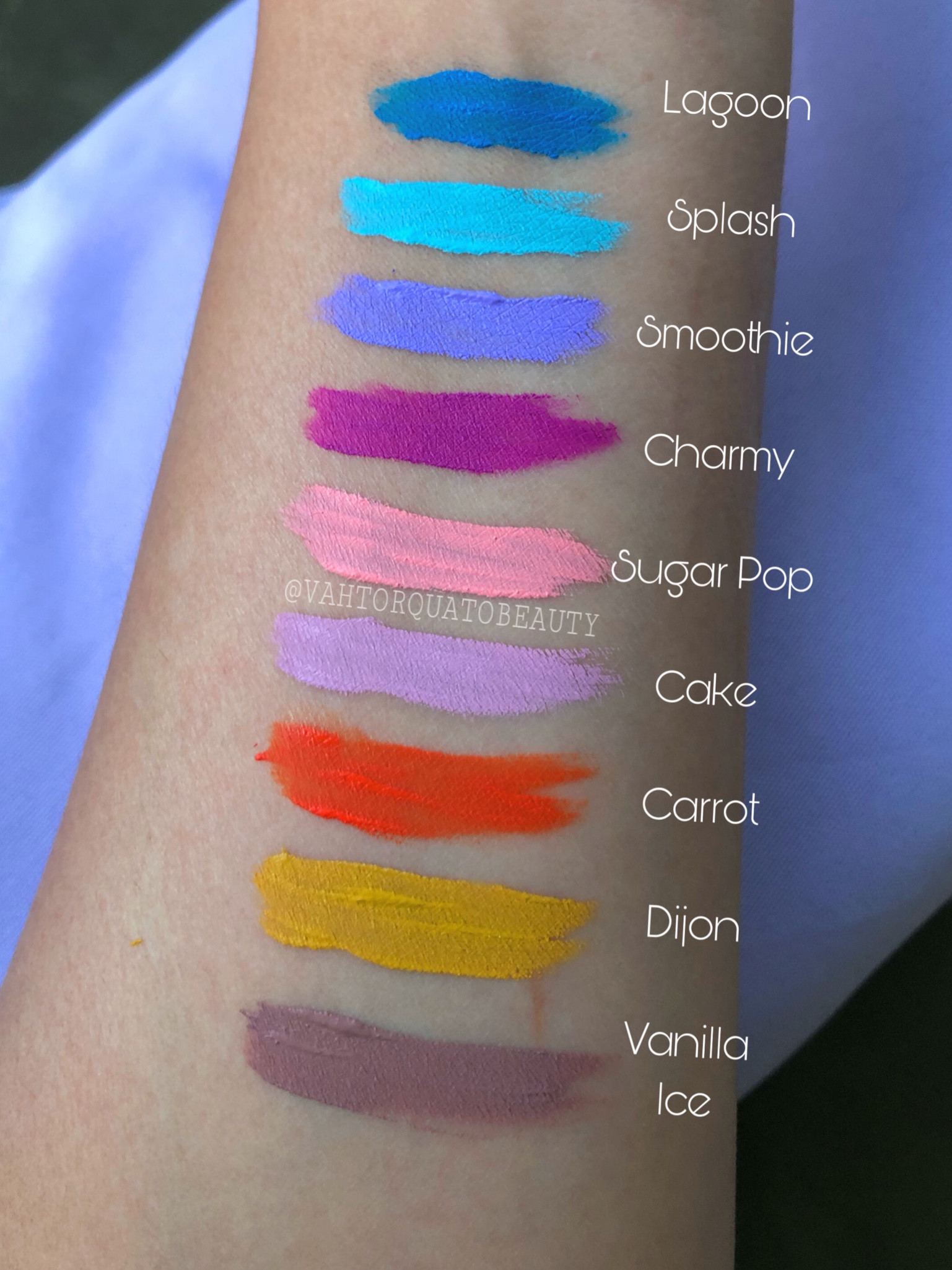 A marca 𝐅𝐑𝐄𝐃𝐄𝐑𝐈𝐊𝐀 𝐌𝐀𝐊𝐄 lançou as sombras líquidas 𝔽𝕦𝕟𝕟𝕪 que podem ser utilizadas como delineador, sombras, primer se sombra, batom, blush ou até contorno, como a sua imaginação mandar! Eu testei e amei! São 9 cores lindas para você se divertir! 🌈 

#LTKbeauty #LTKbrasil