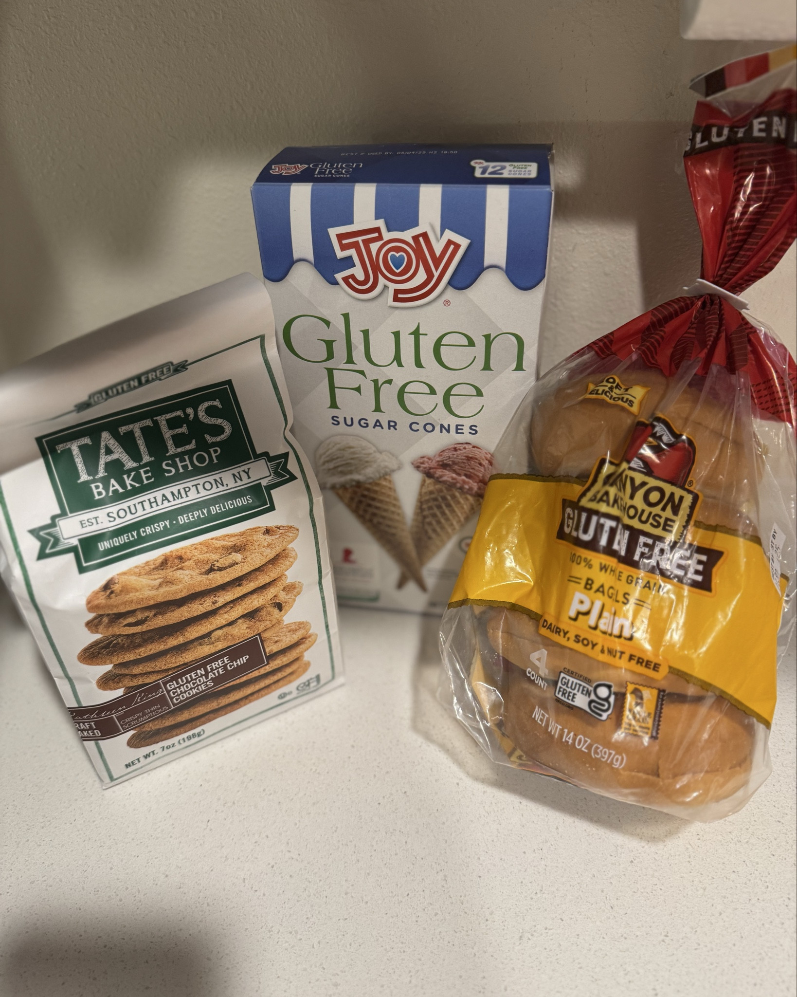 Gluten-Free Finds You Need to Try 🤍

Here are some of our favorite gluten-free staples that actually taste amazing:
• Bagels
• Ice cream cones
• Chocolate chip cookies
• Protein balls (peanut butter + cookie dough!)
• Mexican wedding cookies
• Pretzels
• Chocolate chip & banana bars
• Frittata + potato bakes

Tap to shop all my gluten-free picks! 🍪✨

#LTKfoodie
