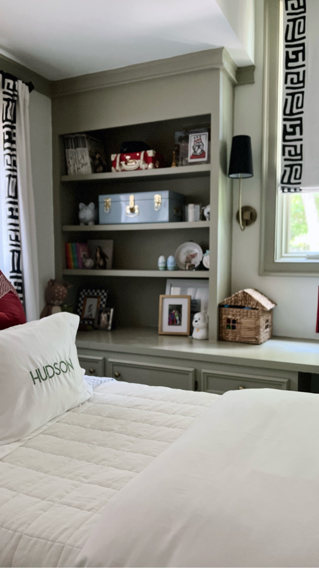 @onequince's European Linen Box Quilt Set  + European Linen Sheet Set REVIEW 

- the mid-weight of the quilt feels JUST RIGHT
- the sheets are so soft, 100% linen and come in solids, stripes and ginghams

I have to say, the bedding gets a 10/10

#QuincePartner

#LTKKids #LTKHome