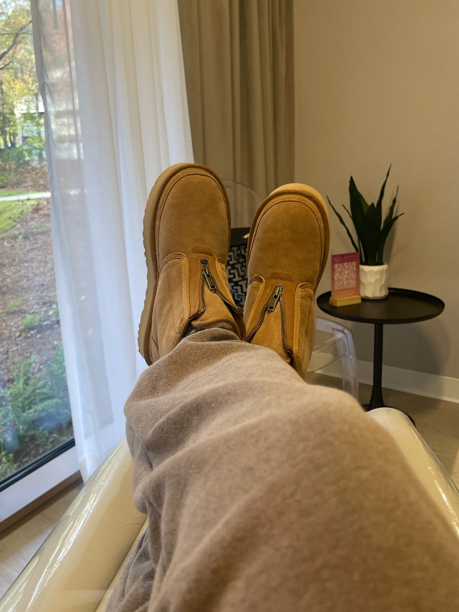 The most perfect Uggs for the winter time #uggplatform #uggboots 

#LTKSeasonal #LTKstyletip #LTKunder100