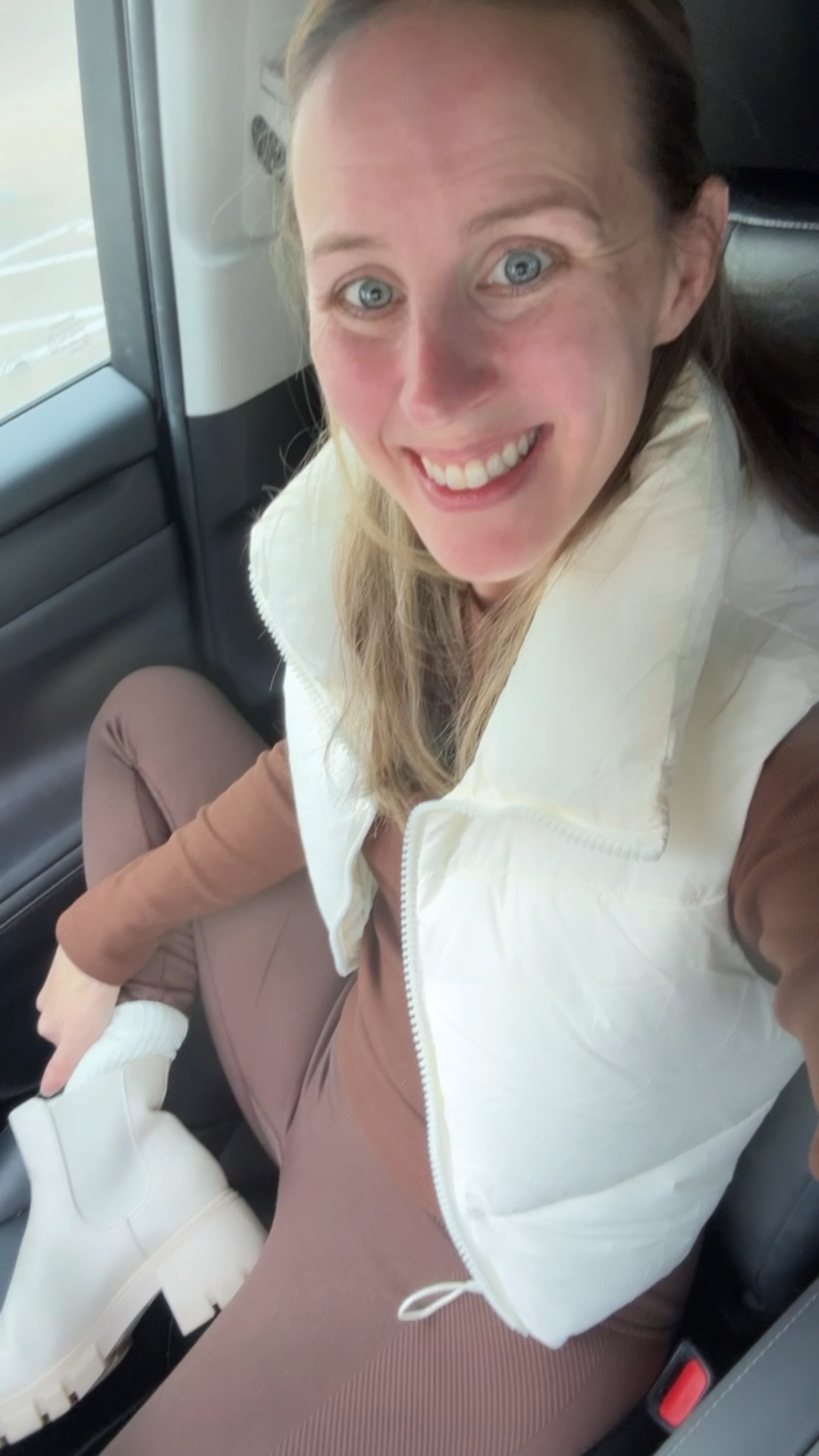 The cutest cropped vest and comfy boots  to keep you warm for the holidays 

#LTKActive #LTKSaleAlert #LTKHoliday