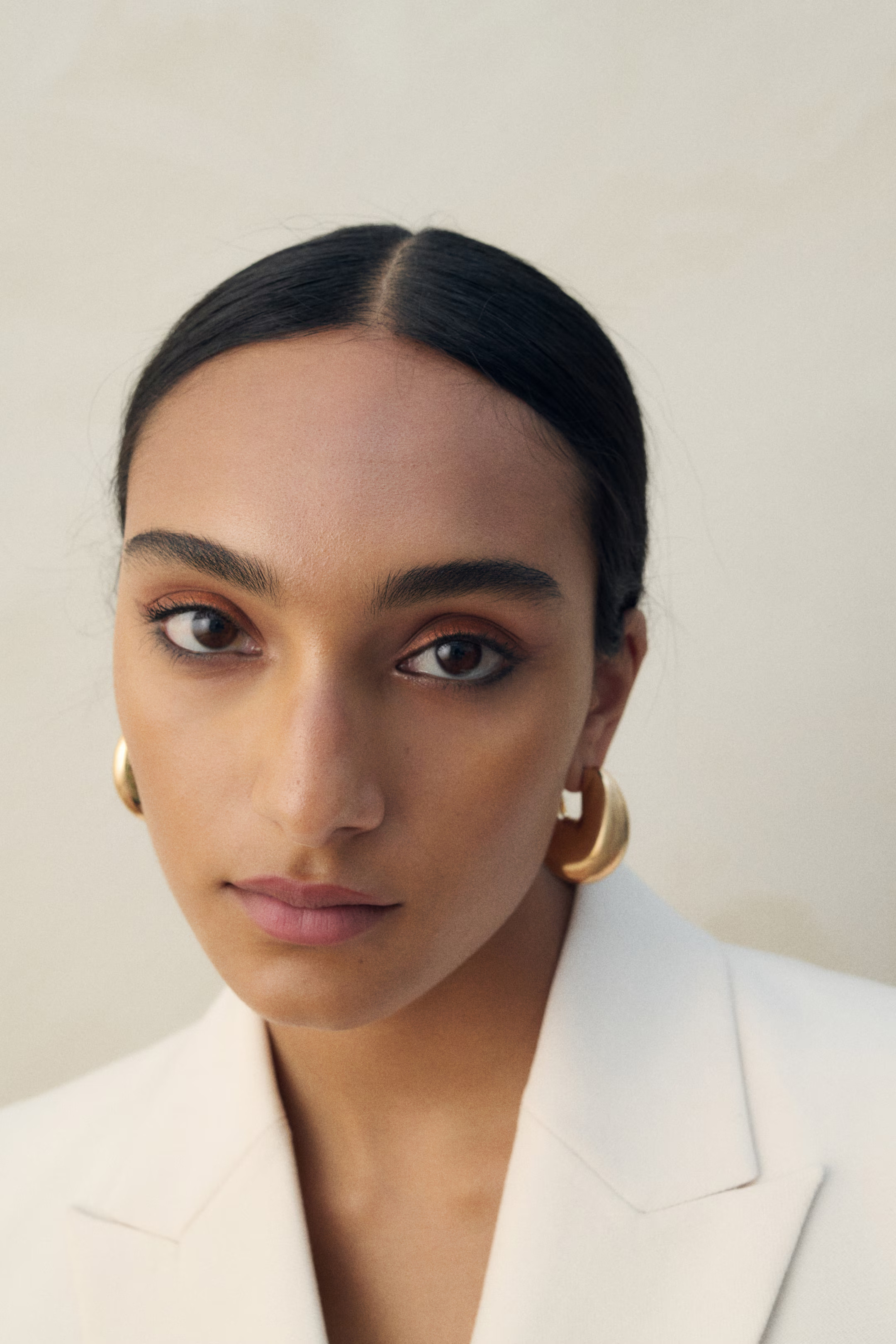 Chunky hoop earrings - Gold-coloured - Ladies | H&M GB | H&M (UK, MY, IN, SG, PH, TW, HK)