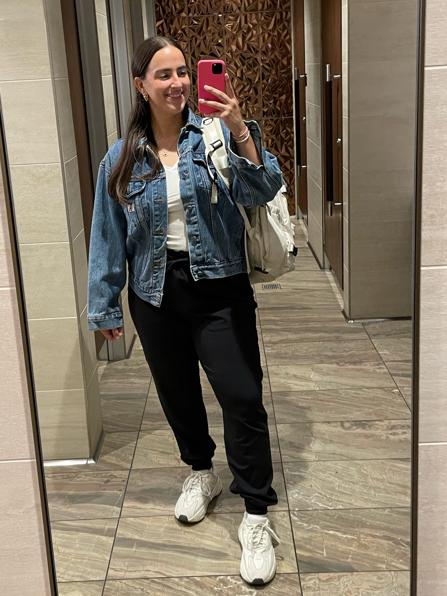 A comfy airport outfit! 


#LTKstyletip #LTKtravel #LTKSeasonal