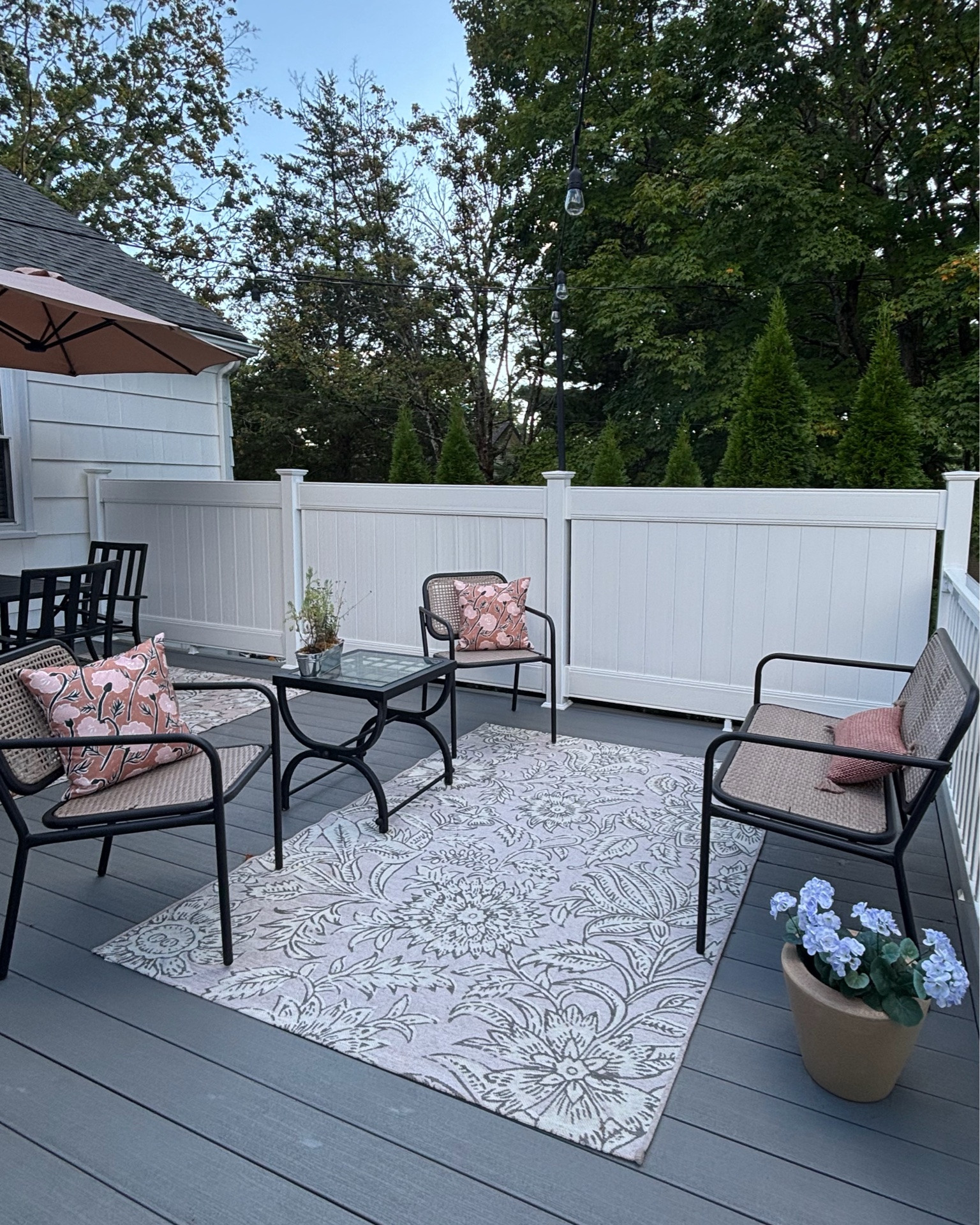 swipe 👉🏻 to see how an area rug can completely transform a space! 

which do you prefer? floral or stripes? 👇🏻


.
.
patio furniture
outdoor furniture
outdoor rugs
coastal style decor
summer backyard refresh
affordable deck decor
budget-friendly backyard 
outdoor living room furniture
@Target

#LTKSeasonal #LTKHome #LTKSwim