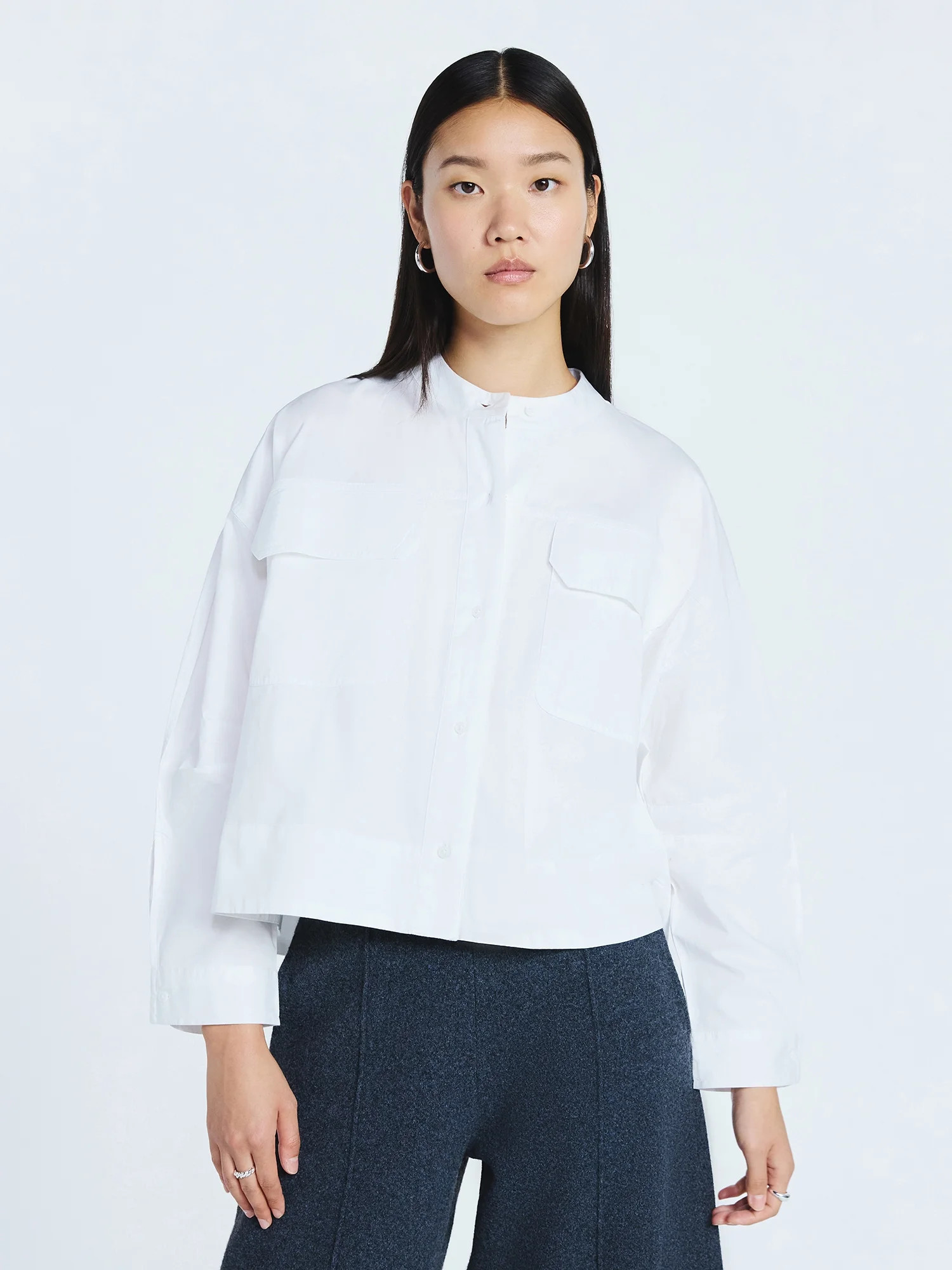 Scoop Women's and Women's Plus Cropped Oversized Button-Down Shirt, Sizes XS-4X | Walmart (US)
