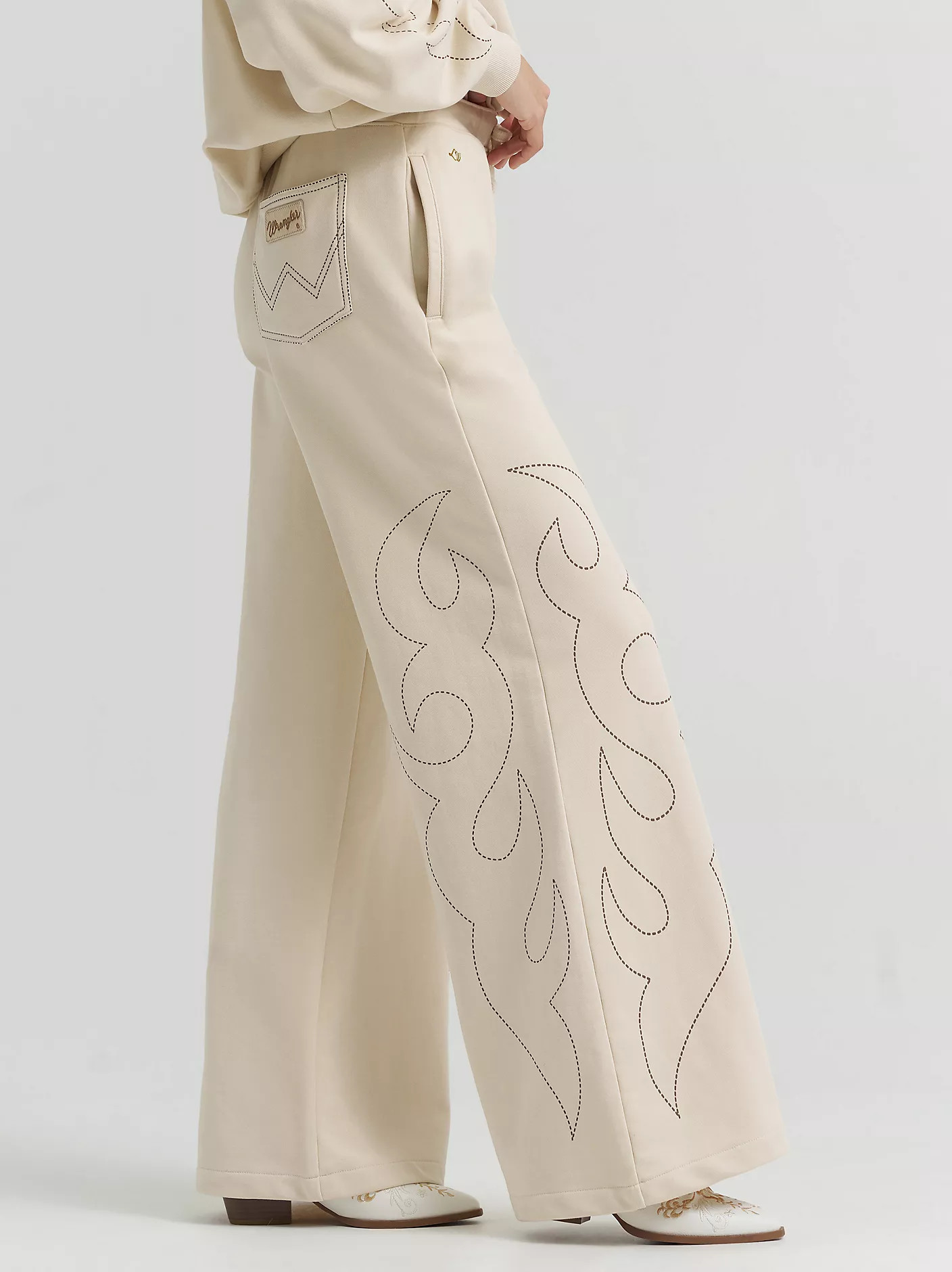 Lainey Wilson x Wrangler Cowboy Sweatpants | Wrangler