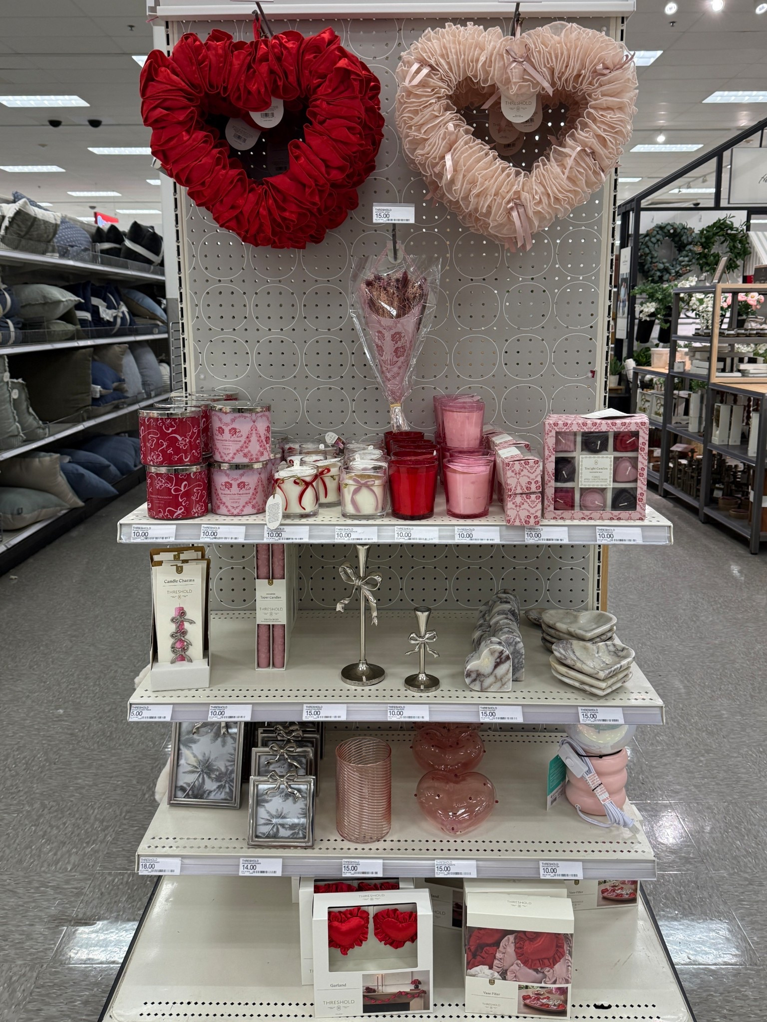 Give me all the Valentine’s Day decor 🤭💘 so many cute pieces for everybody’s home

Valentines, galentines, heart wreath, marble pieces, heart marble, candlesticks, candles, flowers, candlestick holders, picture frame

#LTKHome #LTKSaleAlert #LTKFindsUnder50