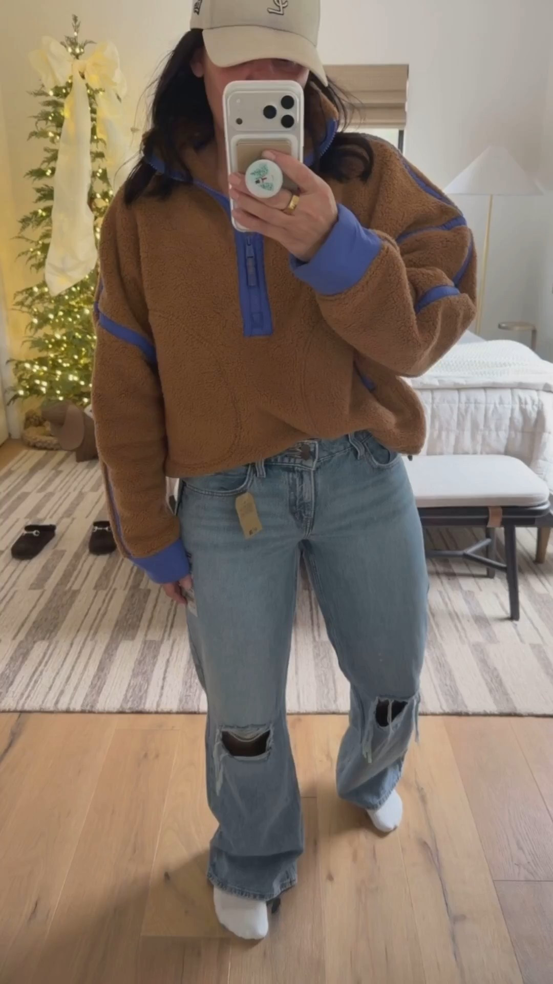 Top size medium (it’s oversized), jeans size 30 (I’m a size 10). 


#LTKGiftGuide #LTKOver40 #LTKMidsize