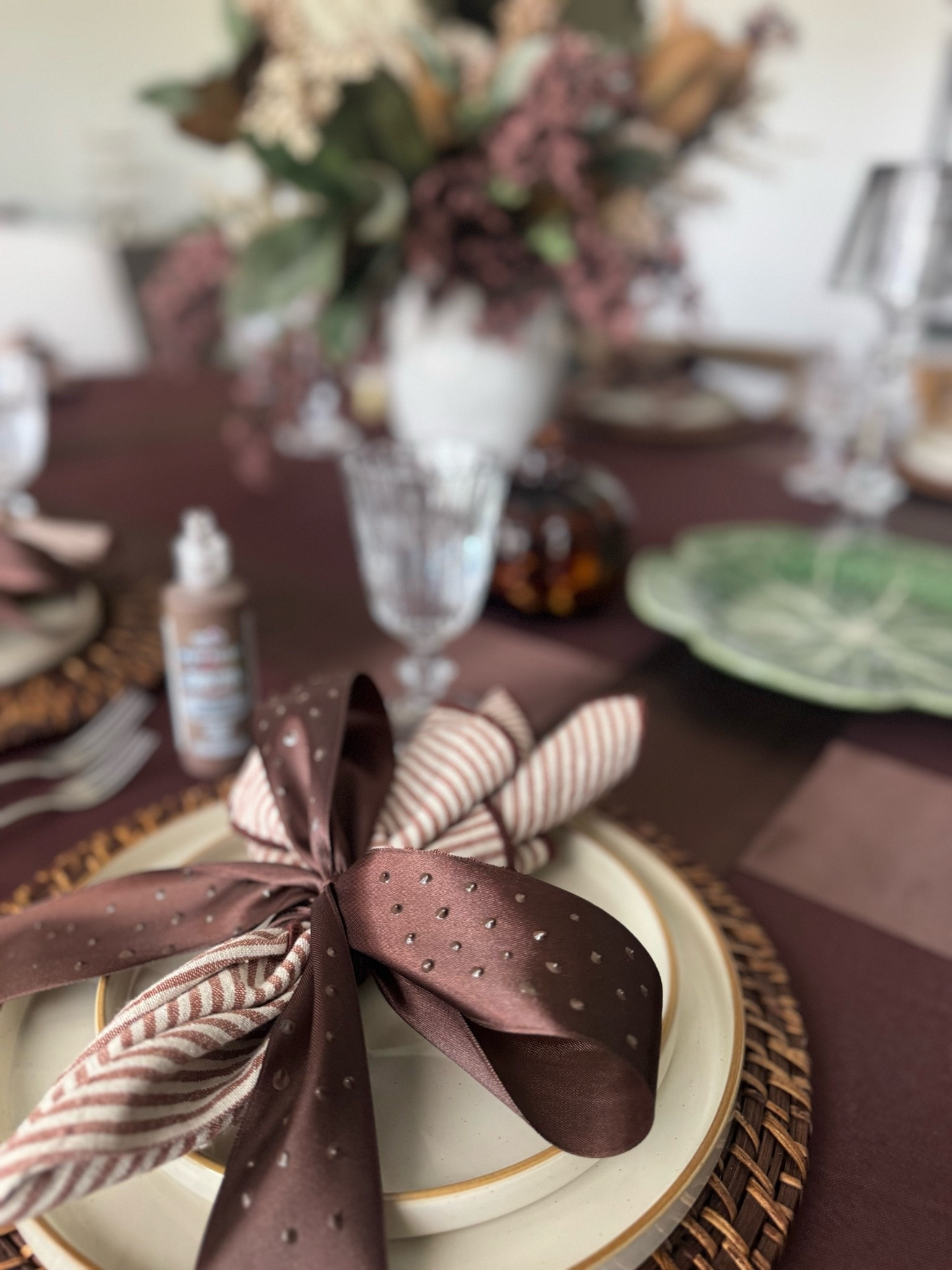 Fall table is looking 🤎🤎