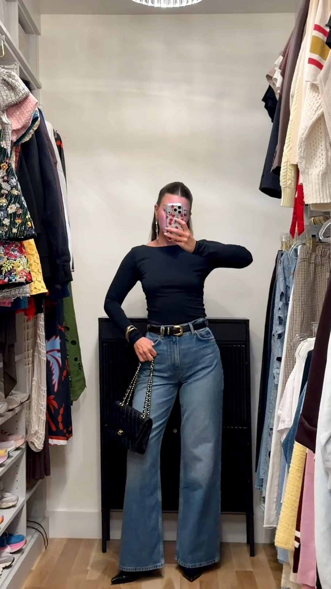 The best denim jeans I will be wearing on repeat. Paired with a black open back top and boots. 

Wearing my usual small top
25 in jeans

Date night
Denim jeans
Boots
Dinner look
Casual everyday 
Wide leg
Slouchy Jean 


#LTKgrwm #LTKSeasonal #LTKdayinmylife