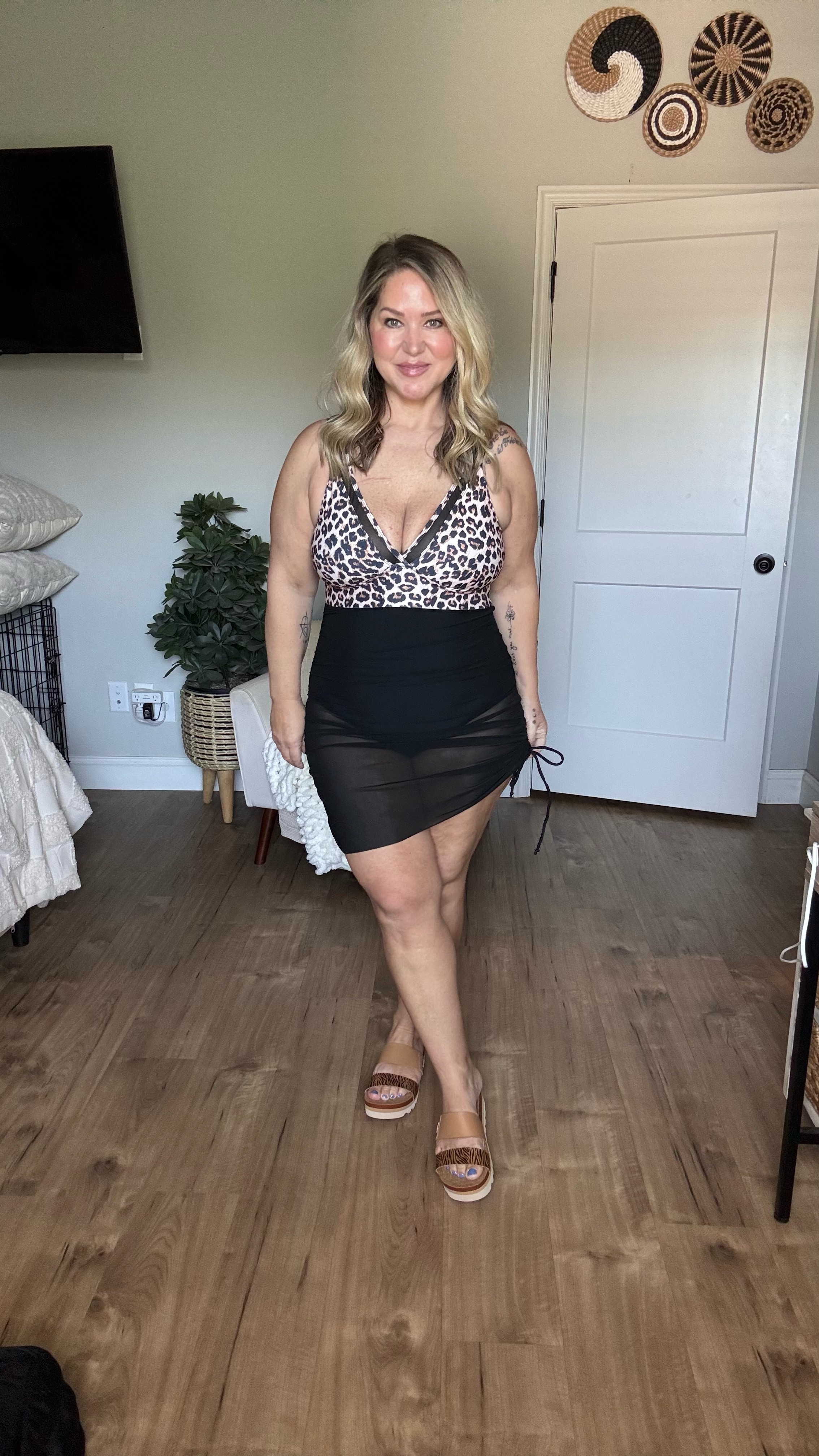 Size large 
Shoes are tts 

#LTKStyleTip #LTKMidsize #LTKOver40