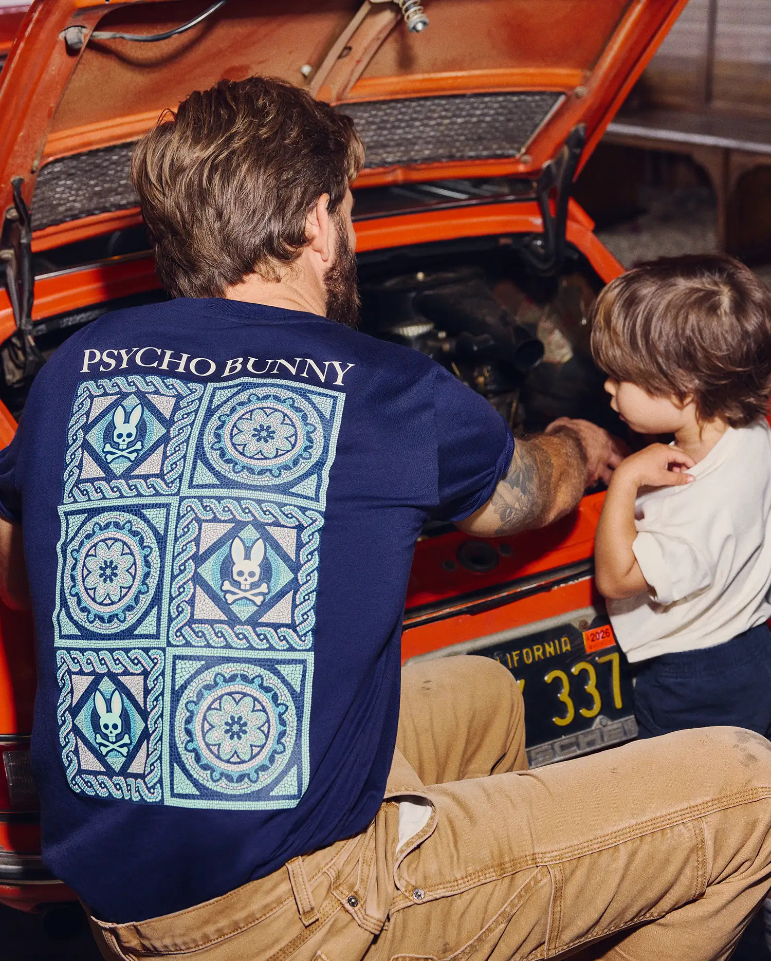 Men's Frank Back Graphic Tee in Navy | Psycho Bunny | Psycho Bunny (US)