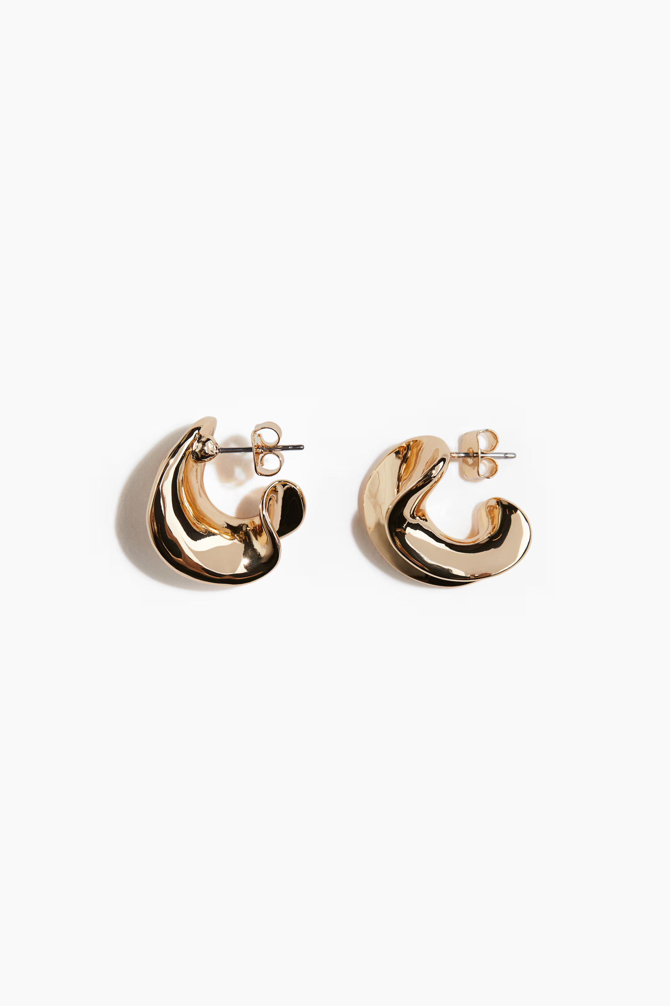 Sculptured hoop earrings | H&M (UK, MY, IN, SG, PH, TW, HK)
