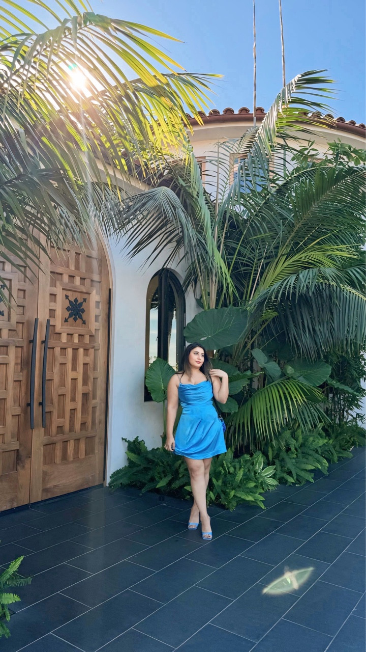 ... Meanwhile in SoCal 🌴🌞🌊

#summerinjanuary #birthdaymonth #birthdaylunch #babyblue #ootd