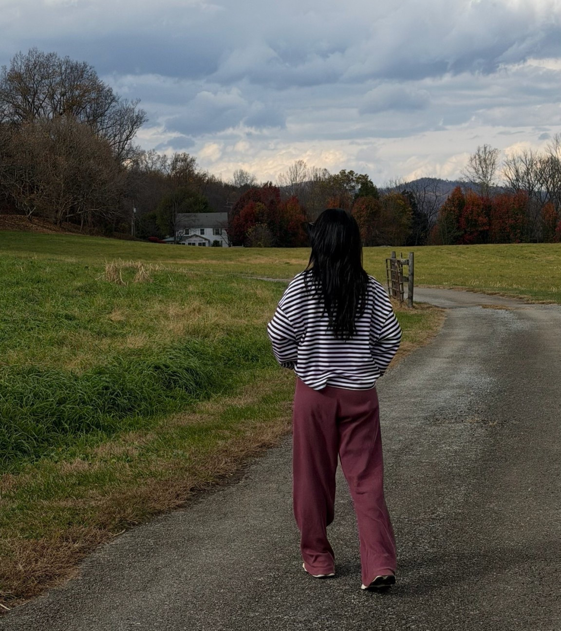 daily drills blue striped top + burgundy sweatpants & new balance sneakers
#comfyootd #comfystyle

#LTKFindsUnder100 #LTKootd #LTKdayinmylife