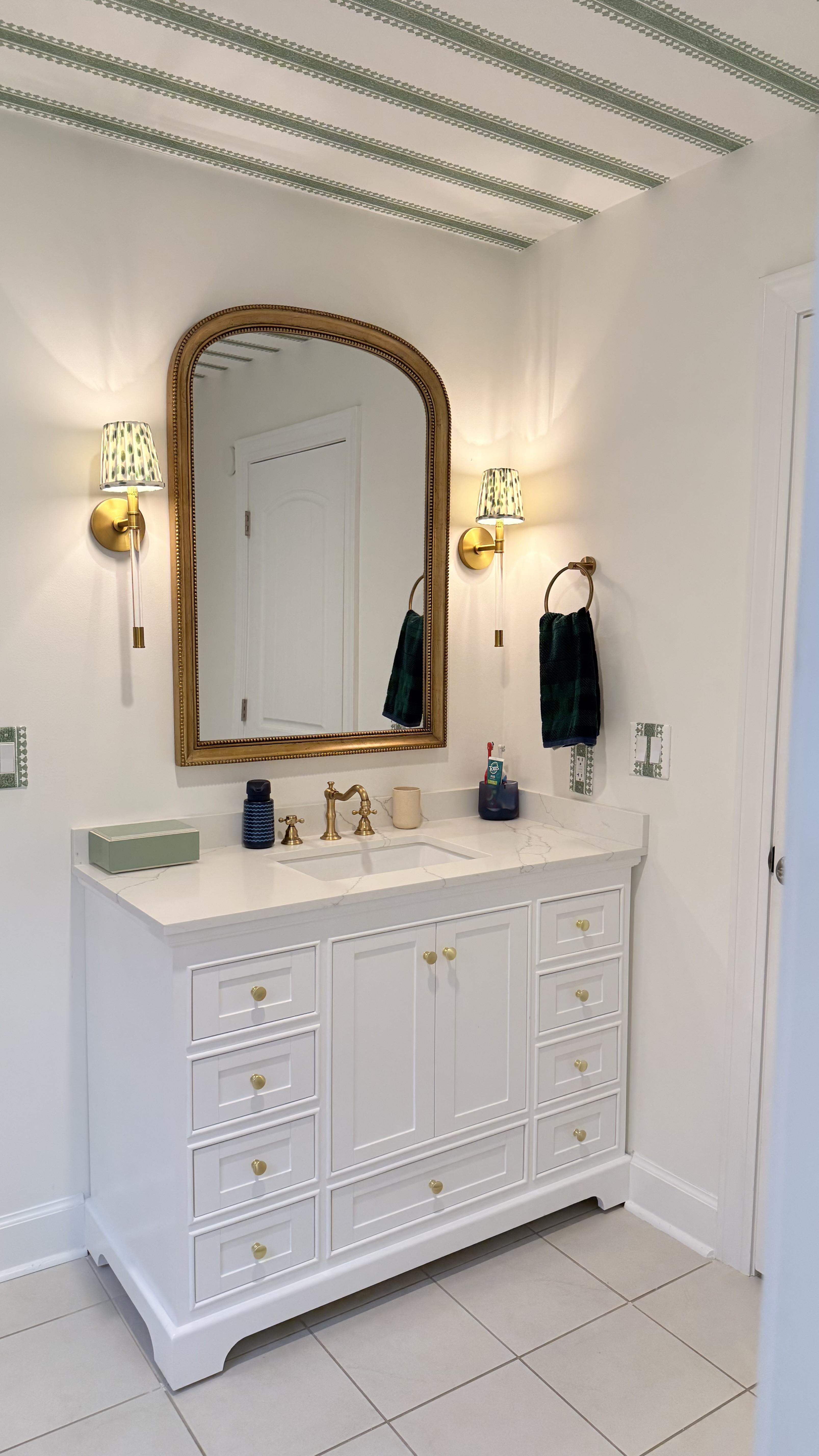 Striped ceilings are my new favorite thing!! Shop this bathroom & wallpaper! 

#LTKSaleAlert #LTKdayinmylife #LTKHome