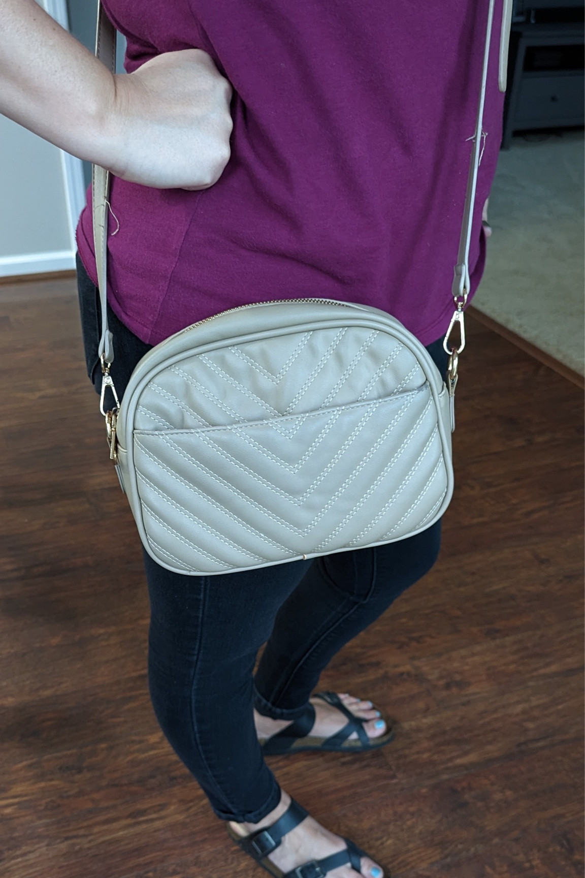 This purse is small enough to grab and go, but big enough to fit my wallet, keys, phone and other essentials!

#LTKstyletip #LTKFind