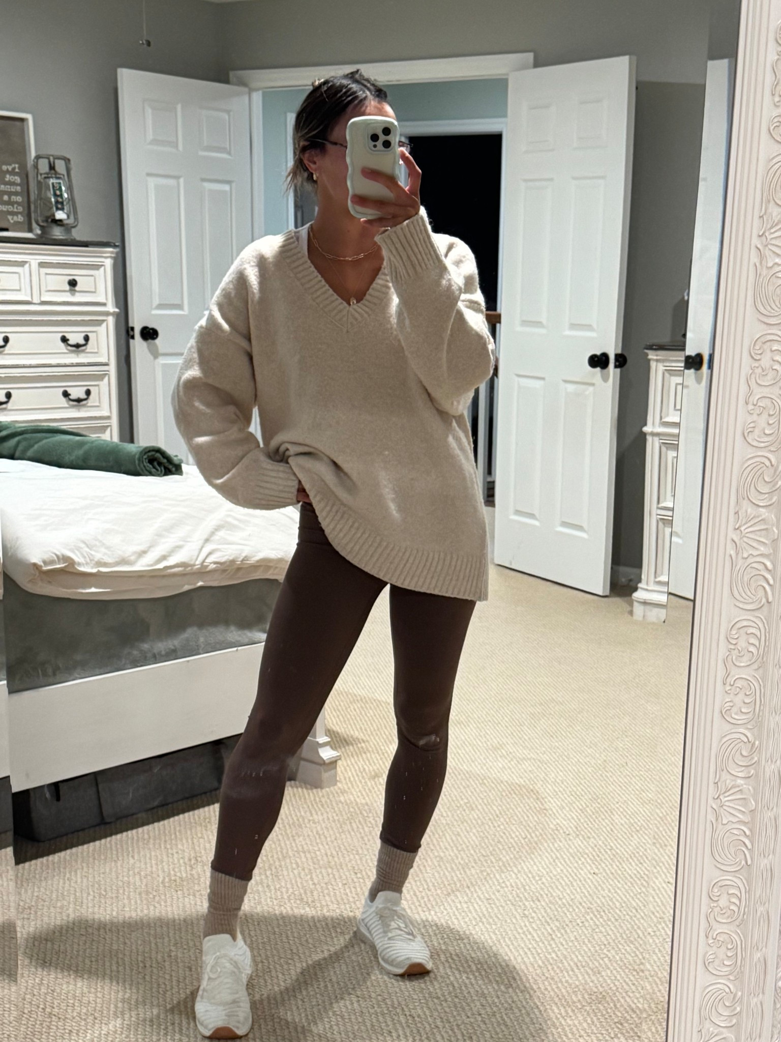 Neutral cozy outfit I’m living in 🤍 This oversized V-neck sweater + chocolate brown leggings combo is comfy and chic — perfect for winter errands, coffee runs, or cozy days at home. Styled with classic white sneakers for that effortless look.

LTKfit LTKfinds LTKwinter LTKfashion cozyoutfit neutralaesthetic momstyle everydayoutfit amazonfashion winterstyle capsulewardrobe leggings 
Oversized sweater comfortable 

#LTKFindsUnder50 #LTKFindsUnder100 #LTKStyleTip