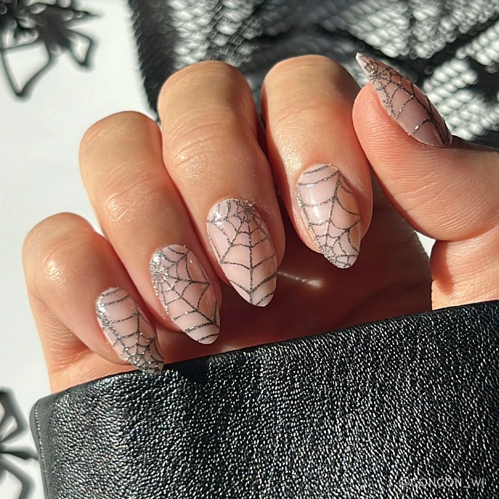 Lady Web | Glamnetic