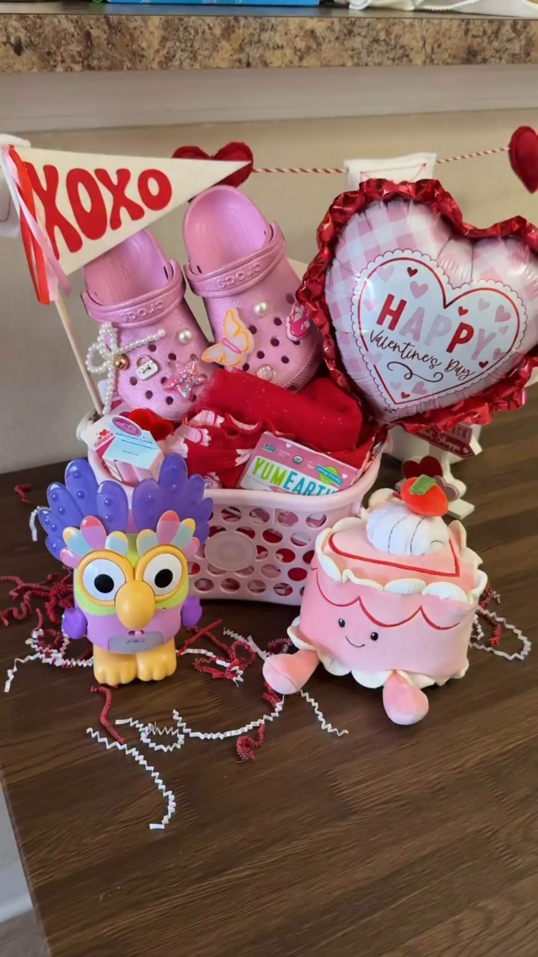 A simple love basket for my little love 💗 #lovebasket #valentinesday #kidsvalentines #valentinesdaybasket #girlmom 

@crocs @yumearth @silverdolphinbooks @eosproducts @walmart @walmartstyle @walmartcreator @target @targetstyle @officialbluey 

Toddler kids Valentine’s Day love basket Valentine’s Day gift for kids kids valentines baskets 2026
target pink basket kids valentines baskets daycare
kids valentines baskets mailbox
DIY kids valentines baskets 2026 target
Budget kids valentines baskets ideas Alabama content creator Birmingham Alabama black Mom content creator Mom influencer family lifestyle content ideas Day in the life of a mom true mom life mom life realistic mom life