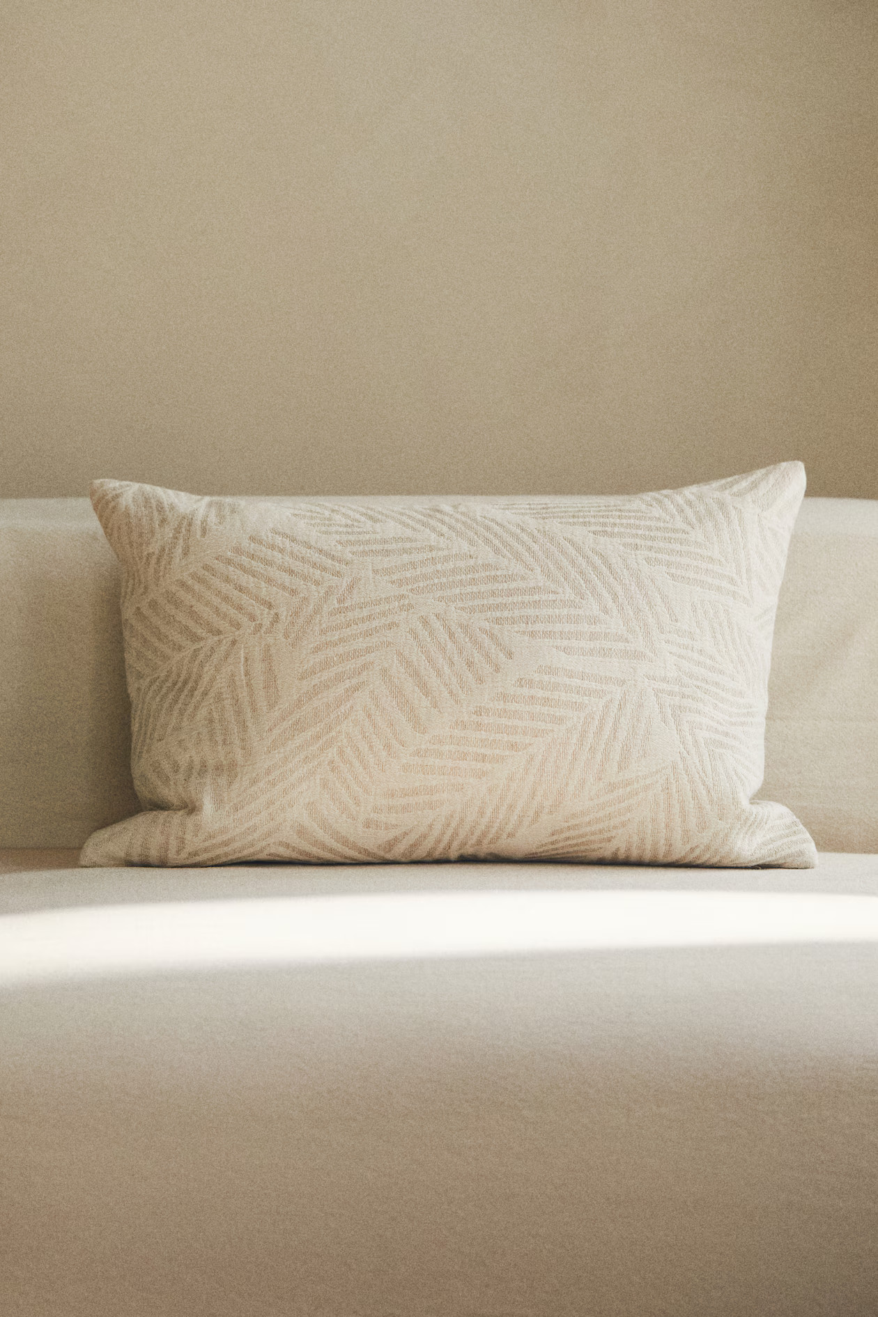 Textured Cushion Cover | H&M (US + CA)