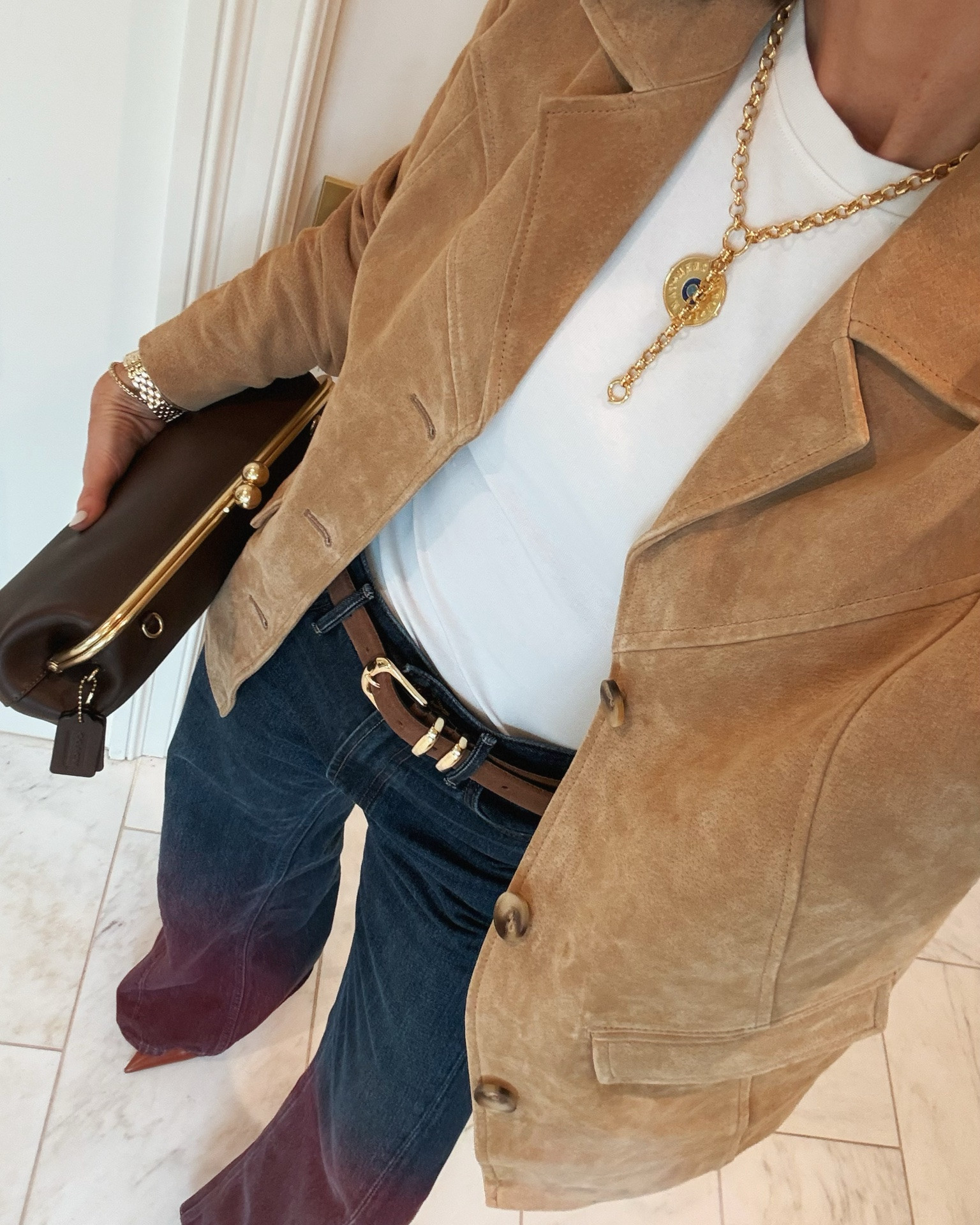 How I’m styling this suede blazer! I’m 5’7 wearing size small in the blazer and size 25 in the jeans, run tts.

#LTKootd #LTKSeasonal