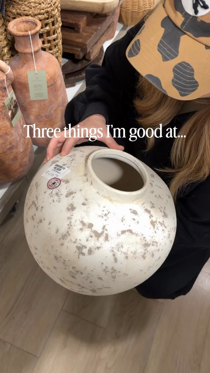 I don’t have many hobbies.
Just decorating…
Spending money…
And strategically spending money on decorating.

Interior therapy is cheaper than real therapy, right?
Tap follow for daily home inspo.