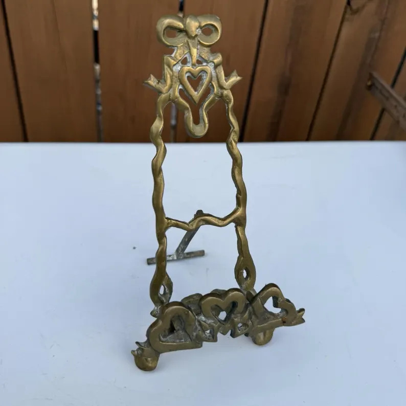 VTG Brass Ornate Bow and Hearts Easel - Etsy | Etsy (US)