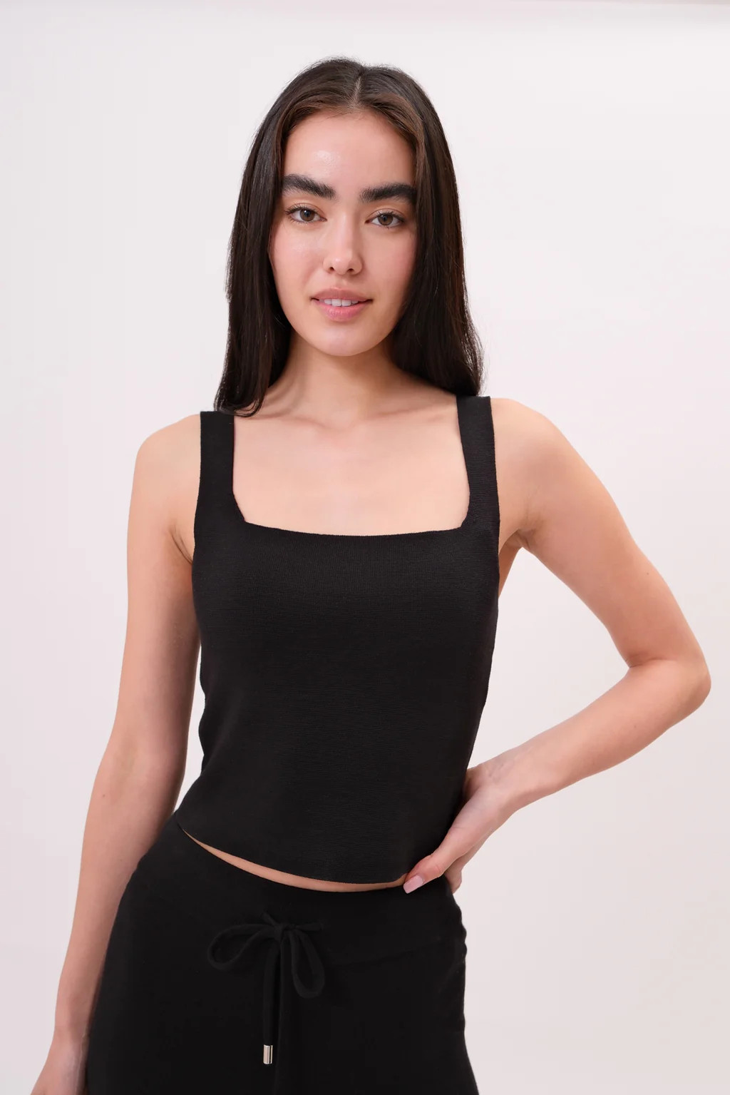 ANJELIKA TANK (NOIR) | CHLOE COLETTE