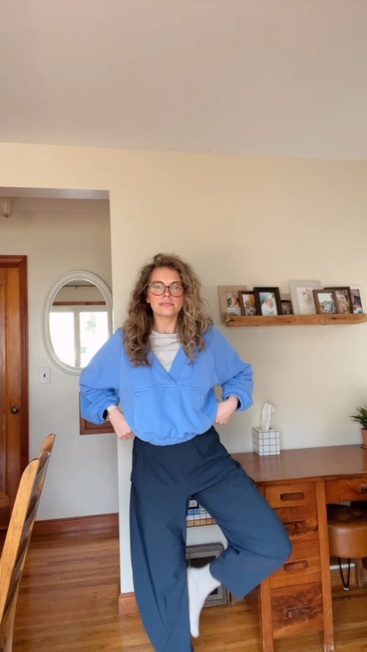 Friday outfit 🥰

These pants from Old Navy are DA BOMB! SO FREAKING COMFY! You will want to size down though because they run big! I’m normally a medium and I got a small for these! 