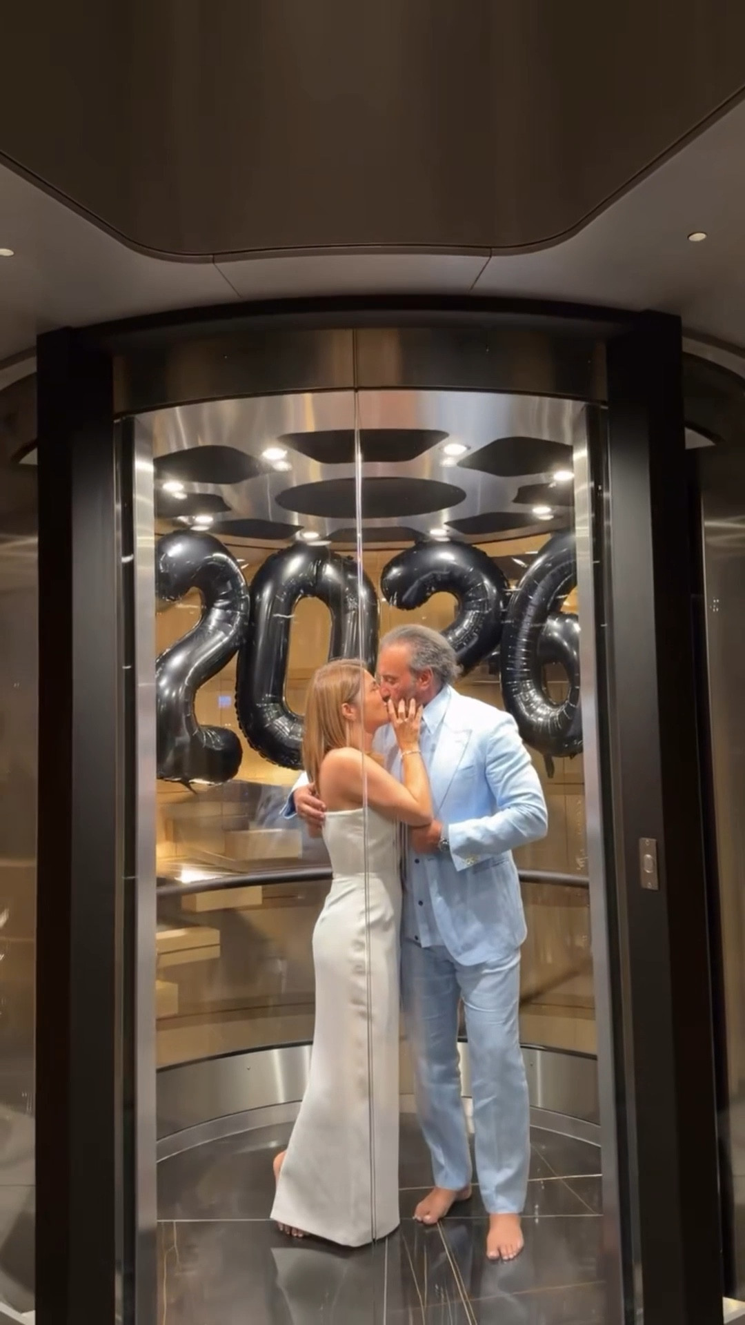 Hello 2026! 🤍 I just know you are going to be an amazing year

#LTKgrwm #LTKootd #LTKSeasonal