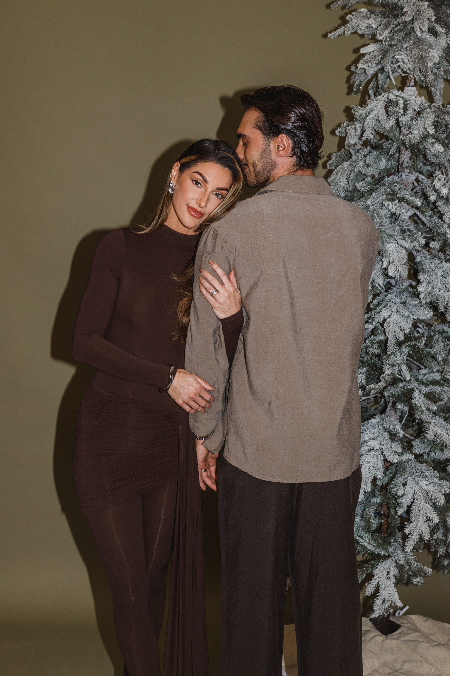 Chic OOTN 🤍 Linking similar dresses! 

 #LTKHoliday #LTKgrwm #LTKootd