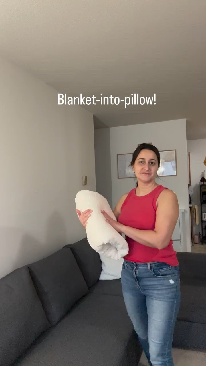 A simple blanket hack you’ll want to save! Turns into a pillow and stays in place.✨

#cozyhome #homeinspo #organizationtips #foldinghack #homestyle #homeideas #blanketfold #reelsvideo #cleanhome