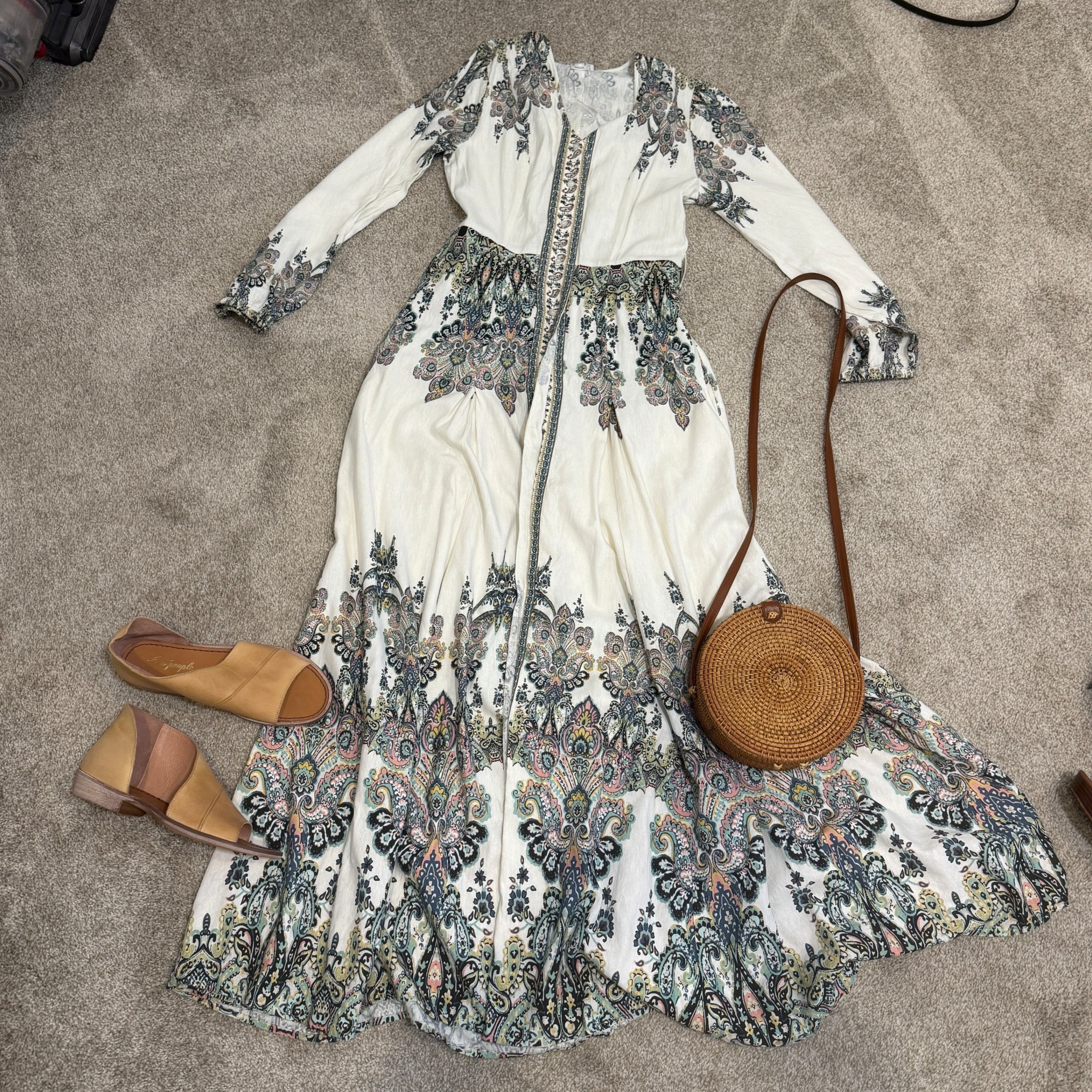 #rattanbag #eovenbag #roundhandbag #maxi #leatherflats #boho #resort #vacay #cruise #floralmaxi #dorsayflats #ankleboots #freepeople